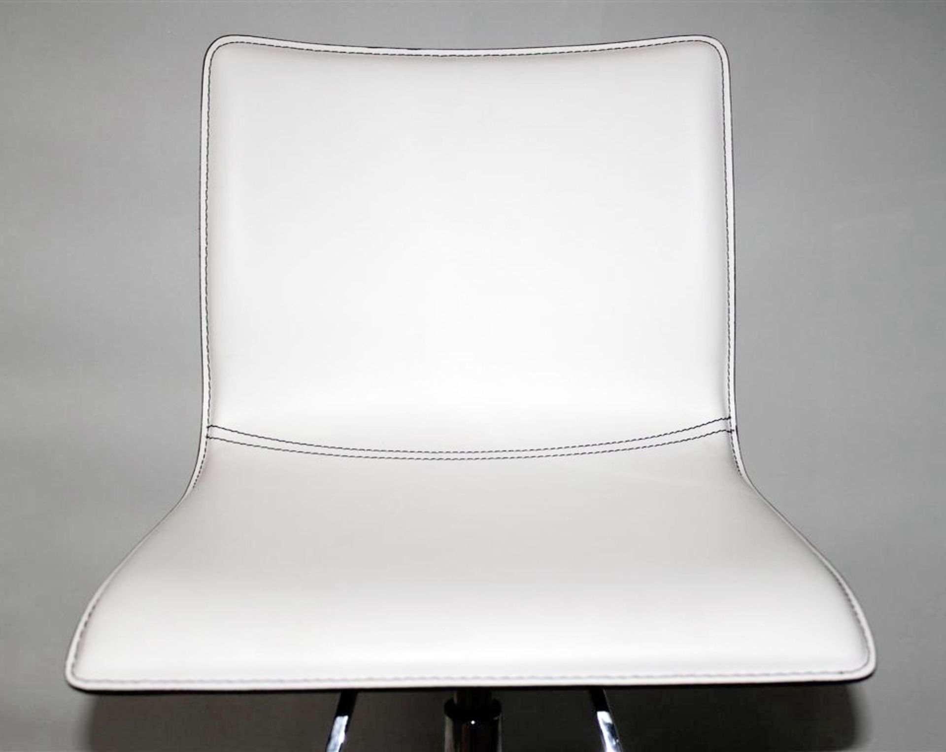 1 x CATTELAN "Toto" Stool - White With Black Stitching  - Made In Italy - Ref: 3352787 - CL087 - - Image 5 of 9