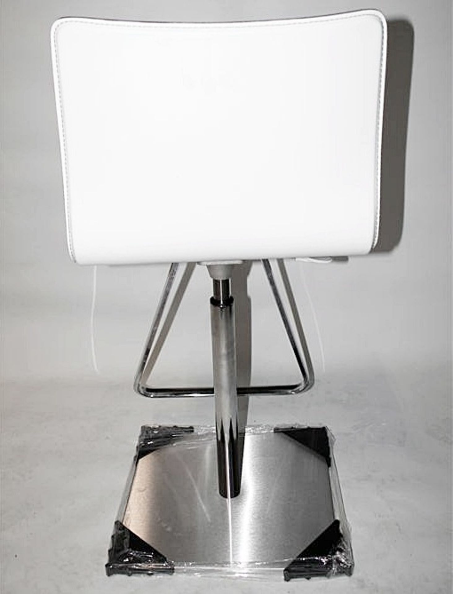 1 x CATTELAN "Toto" Stool - White With Black Stitching  - Made In Italy - Ref: 3352787 - CL087 - - Image 4 of 9