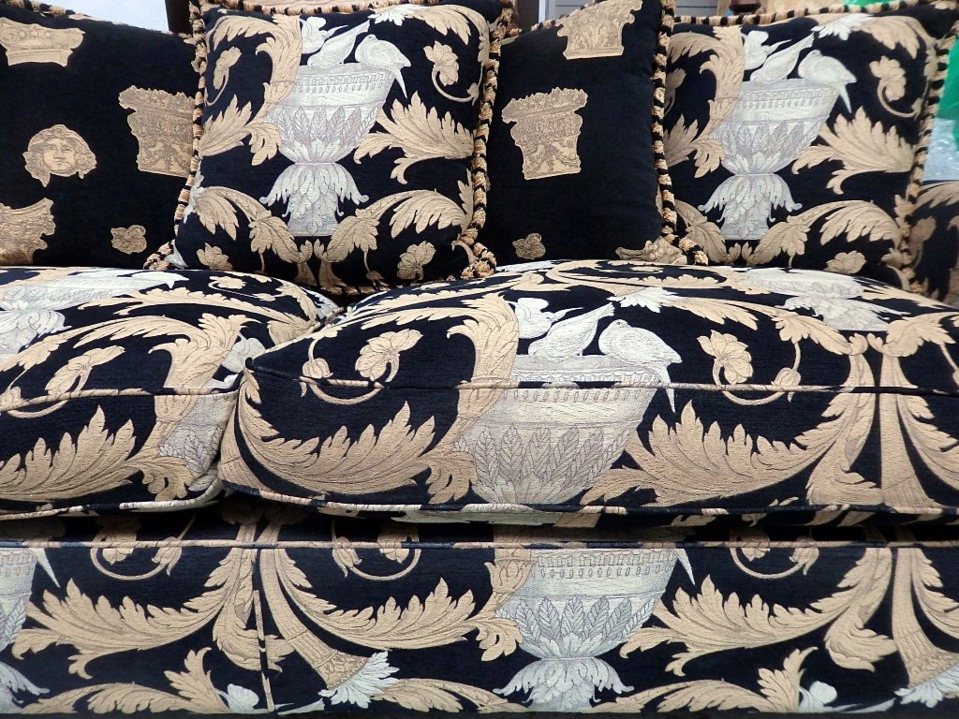 1 x DURESTA Premium "Trafalgar" Grande Sofa - Features A Versace-style Design in Black - - Image 3 of 5