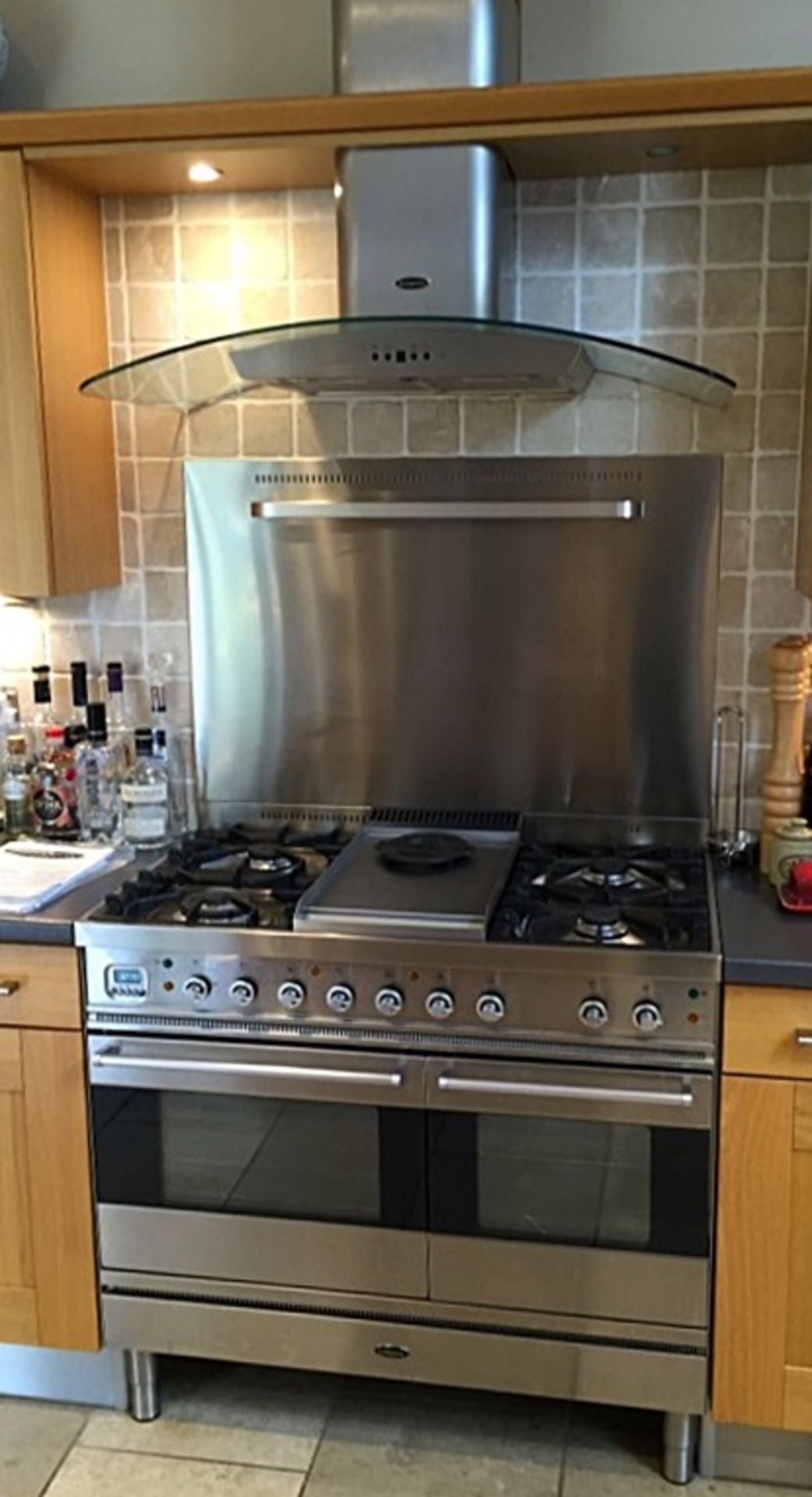 1 x Britannia Classic Range Cooker With Britannia Extractor Hood - Excellent Working Condition