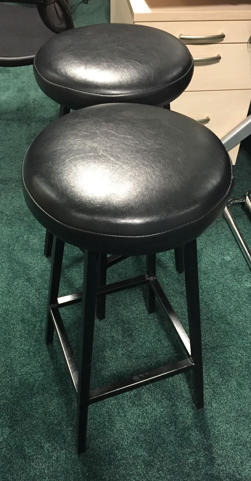 2 x Contemporary Black Bar Stools With Leather Cushioned Seats - Excellent Condition - CL198 - - Image 2 of 3