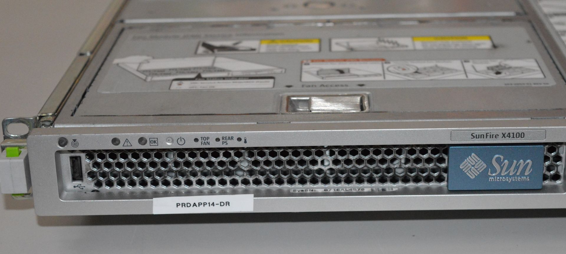 1 x Sun Fire X4100 M2 Server - 2nd Gen Opteron 2220 2.8 GHz Dual-Core - 8 GB - Rack-mountable 1U - - Image 3 of 5