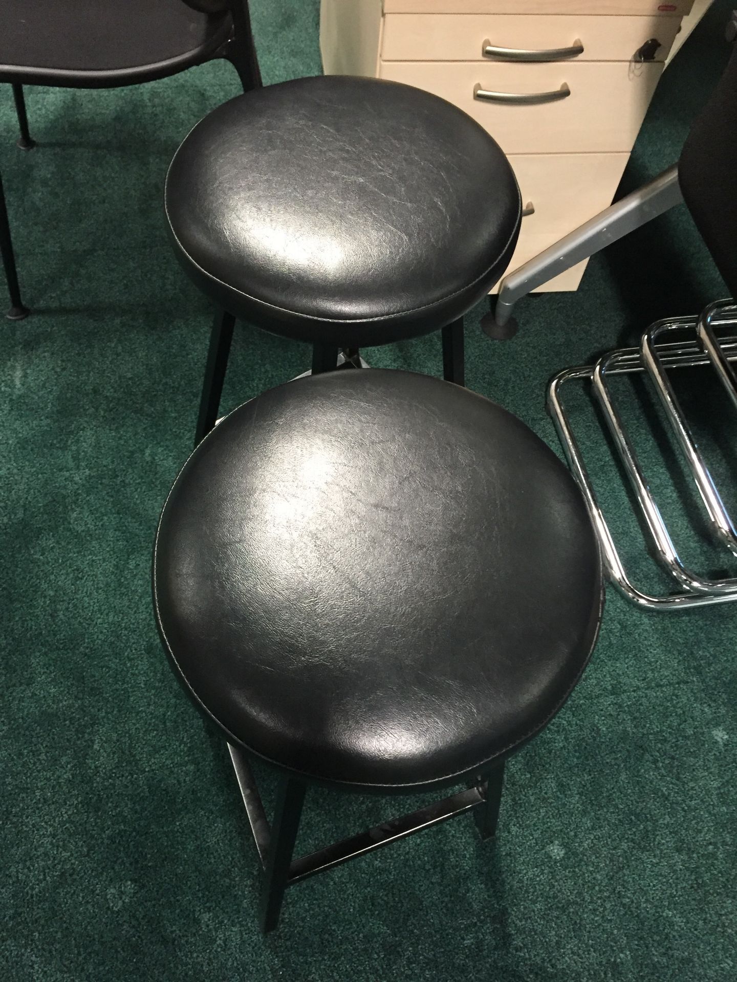 2 x Contemporary Black Bar Stools With Leather Cushioned Seats - Excellent Condition - CL198 - - Image 3 of 3