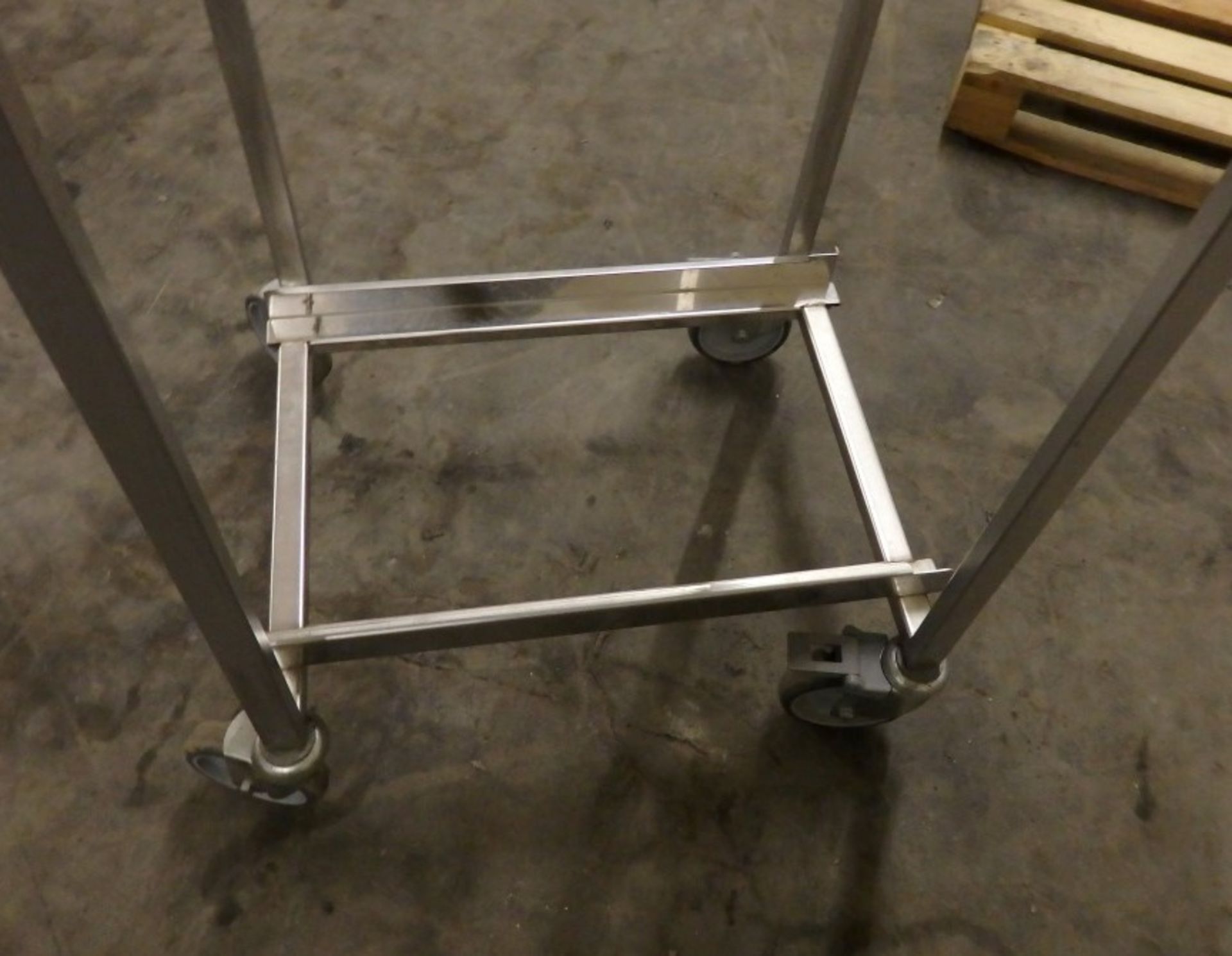 1 x Stainless Steel Plate Rack / Trolley With Thermal Cover -  Only Used Once Before - 31 Plate - Image 3 of 7