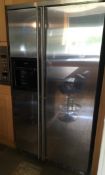 1 x Smeg Stainless Steel American Style Fridge Freezer - With Water/Ice Dispenser - Excellent