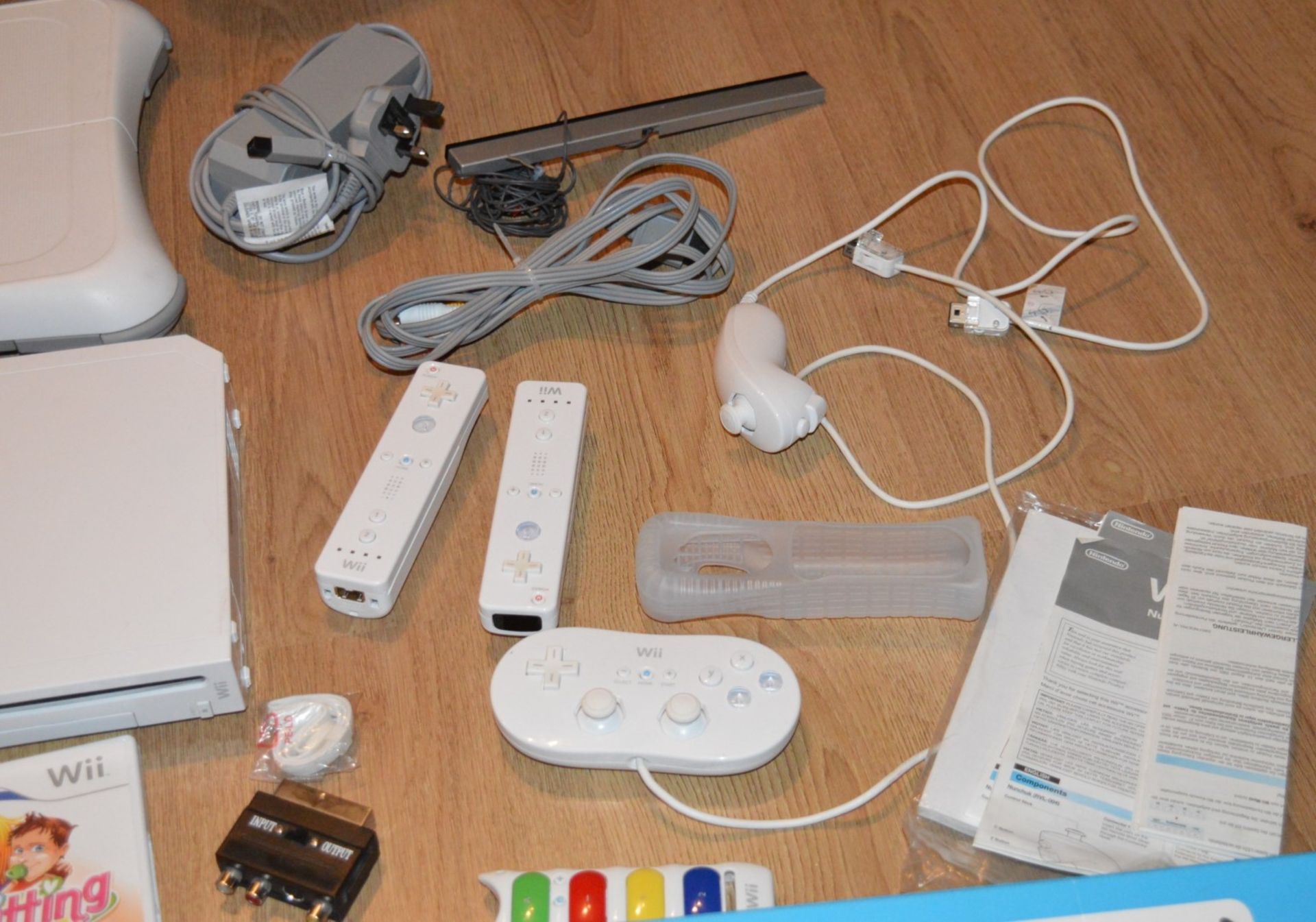 1 x Nintendo Wii Games Console With Wii Fit Board, Various Controllers, Accessories, Fishing Rods - Image 5 of 7