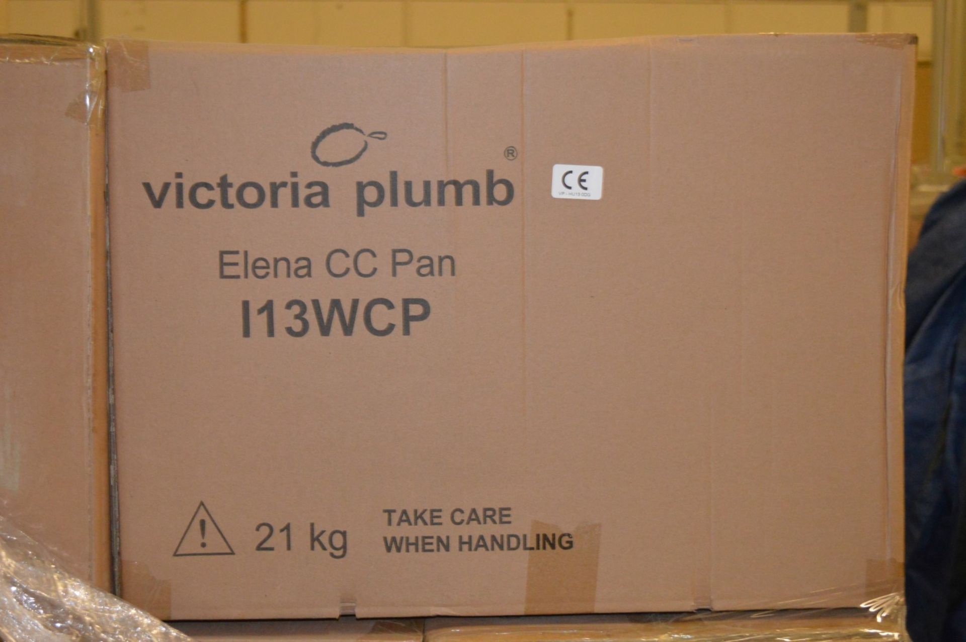 1 x Victoria Plumb ELENA Close Coupled Toilet Pan With Cistern, Cistern Fittings and Soft Close - Image 2 of 4