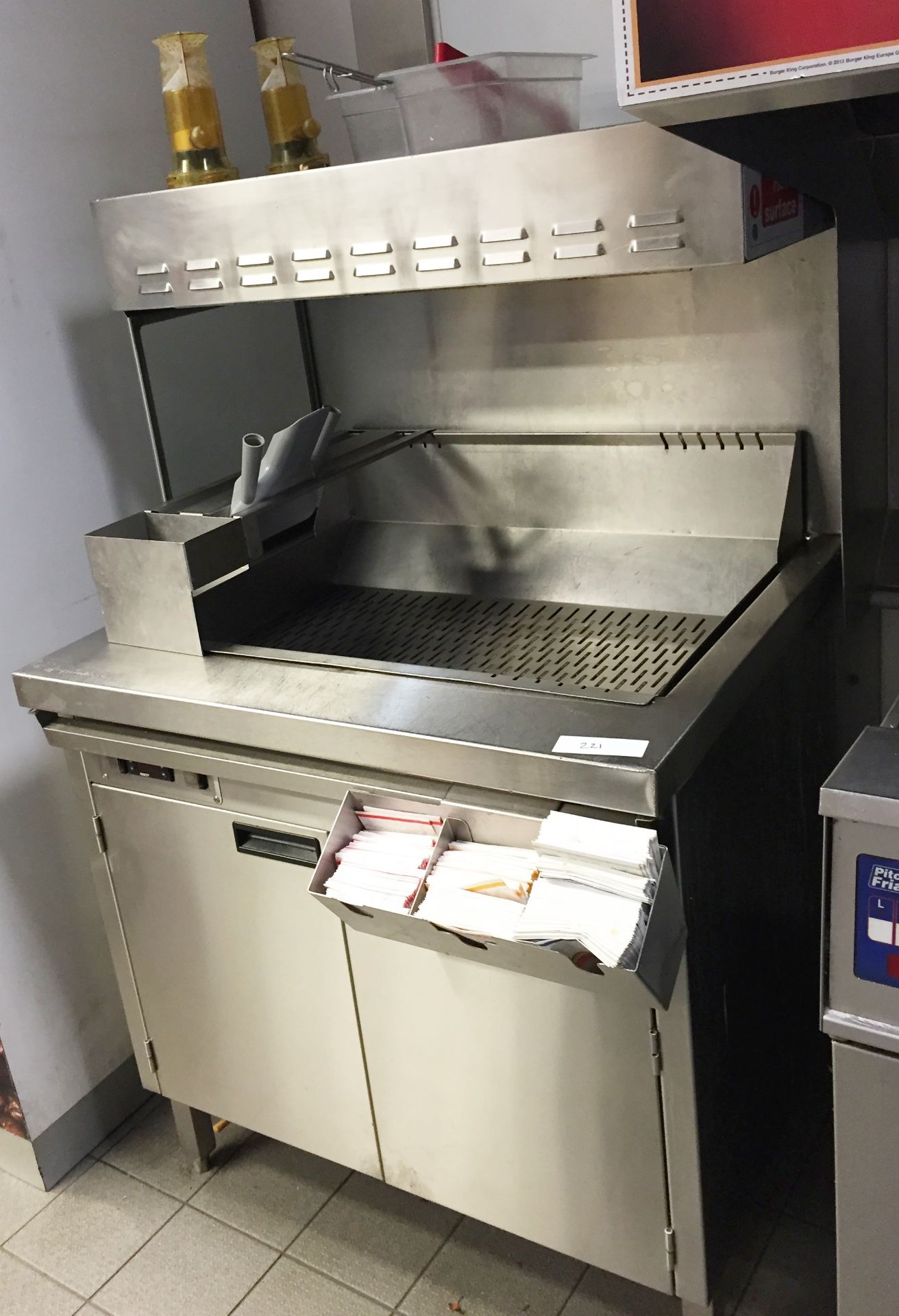 1 x Pitco Frialator Stainless Steel Chips / Fries Warmer - Keeps Fries Warm and Provides a Salter - Image 5 of 5