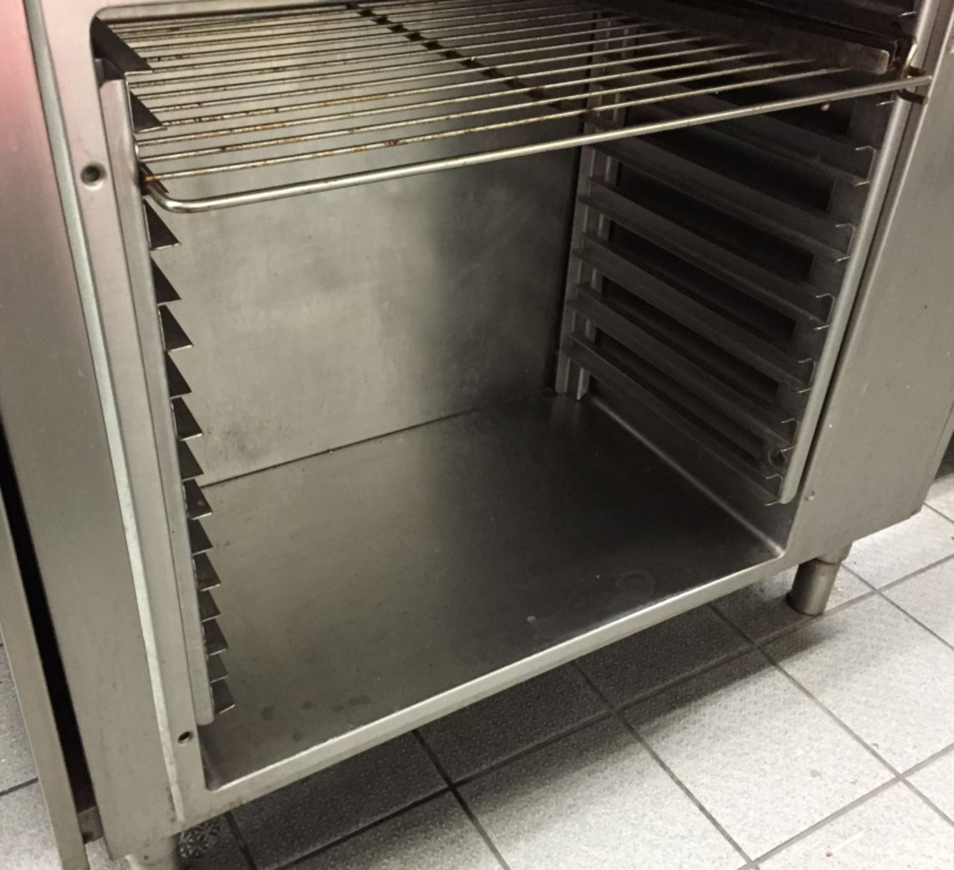 1 x Lainox LX Type MG110M Combination Oven with Pan Capacity - Dimensions: 90cm x 90cm x height - Image 11 of 11