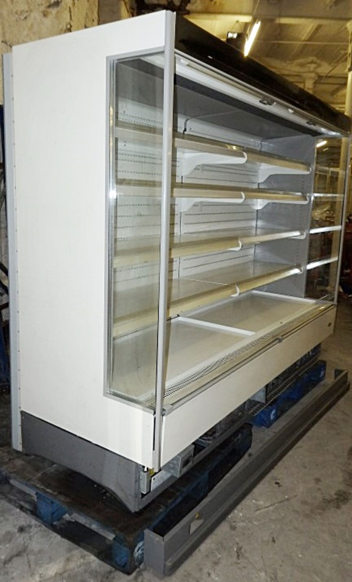 1 x Carrier Branded 2.5m Wide Illumiated Display Chiller With Blind And Adjustable Shelving - - Image 2 of 9
