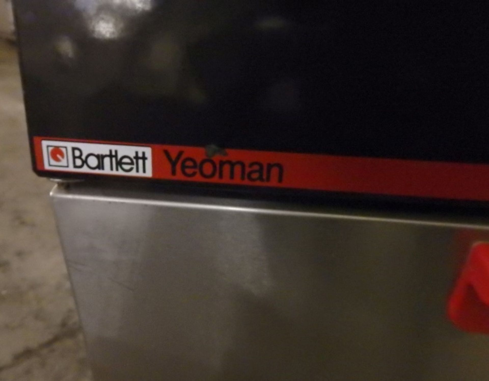 1 x Commercial "Bartlett Yeoman" Convection Gas Oven (Model E37G900) - Dimensions: W x D x Hcm - - Image 7 of 11