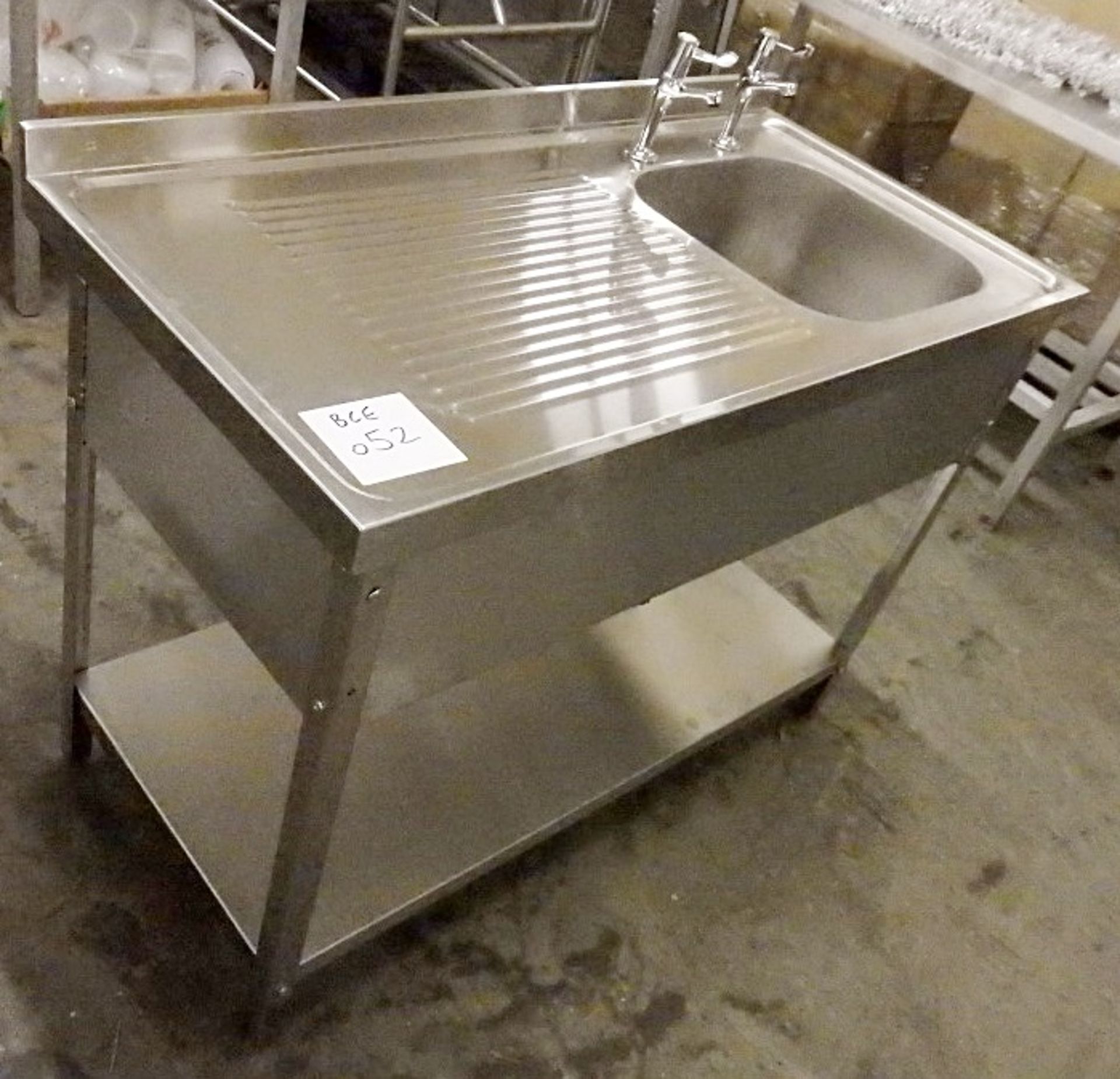 1 x Freestanding Commercial Stainless Steel Sink Unit - Dimensions: W120 x D60 x H92cm - Ref: BCE052 - Image 2 of 8