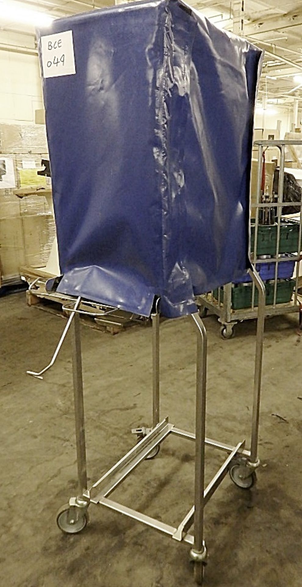 1 x Stainless Steel Plate Rack / Trolley With Thermal Cover - Only Used Once Before - 31 Plate - Image 5 of 5
