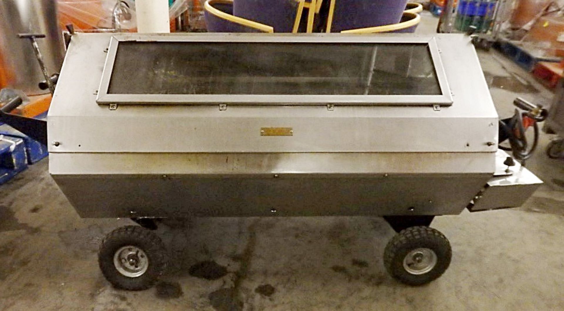 1 x Spitting Pig Commercial Hog Roast Machine - Model: Titan SPM 423 - Stainless Steel - Dimensions: