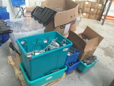1 x Pallet Of Assorted Shop Fittings - Please See Pictures For More Details - Ref: PSS016 -