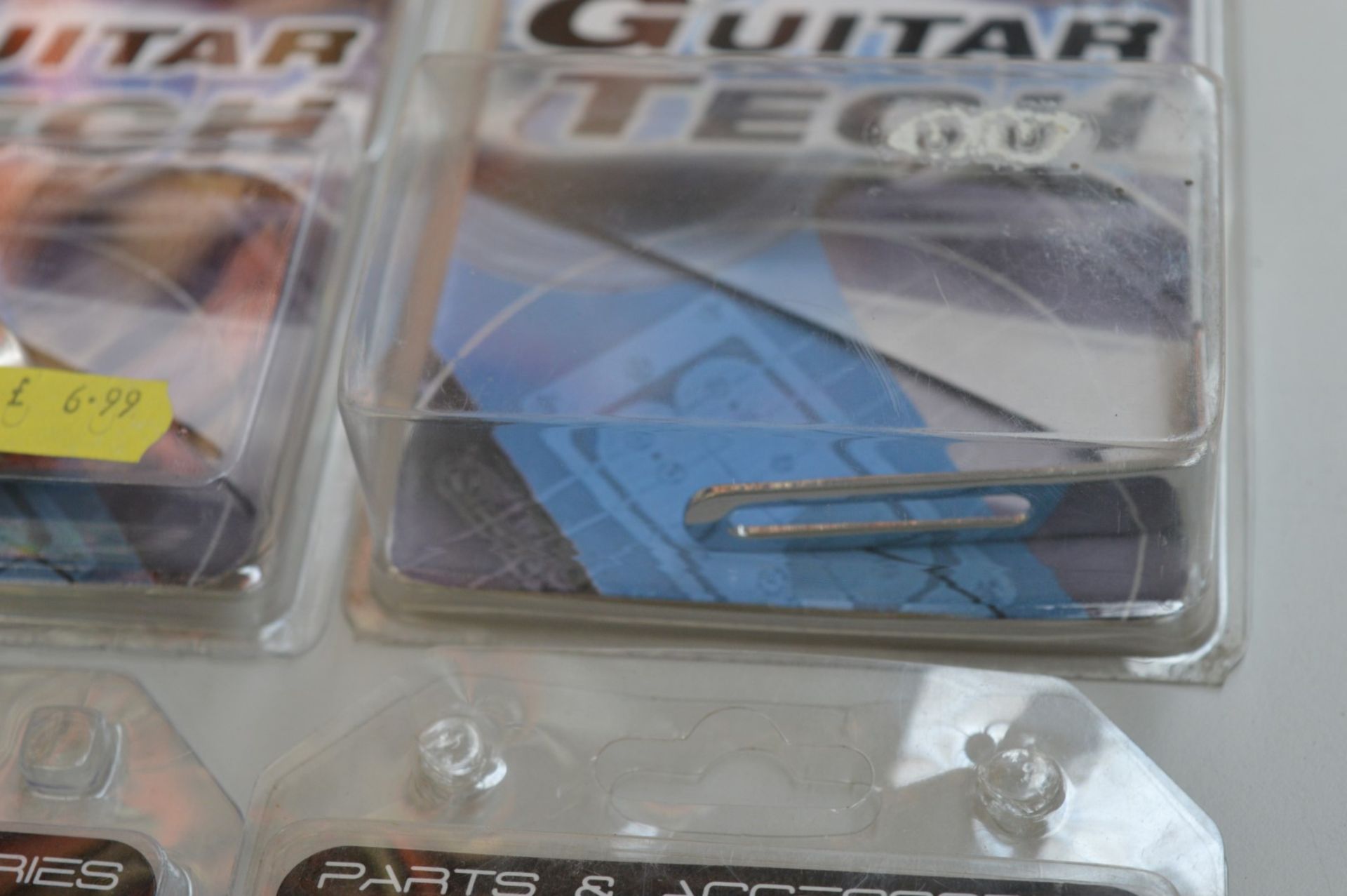 7 x Guitar Tech Accessories Including Pickguard Bracket, 500K Volume) Potentiometers, Les Paul - Image 6 of 10
