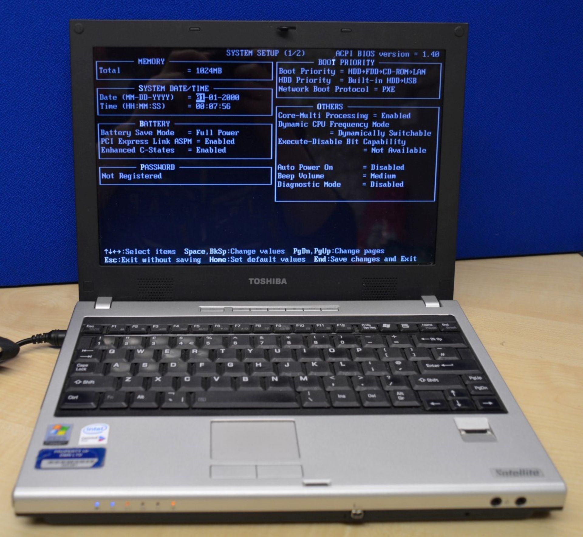 1 x Toshiba U200 Laptop Computer - 12.1 Inch Screen Size - Features Intel Centrino Duo Processor,