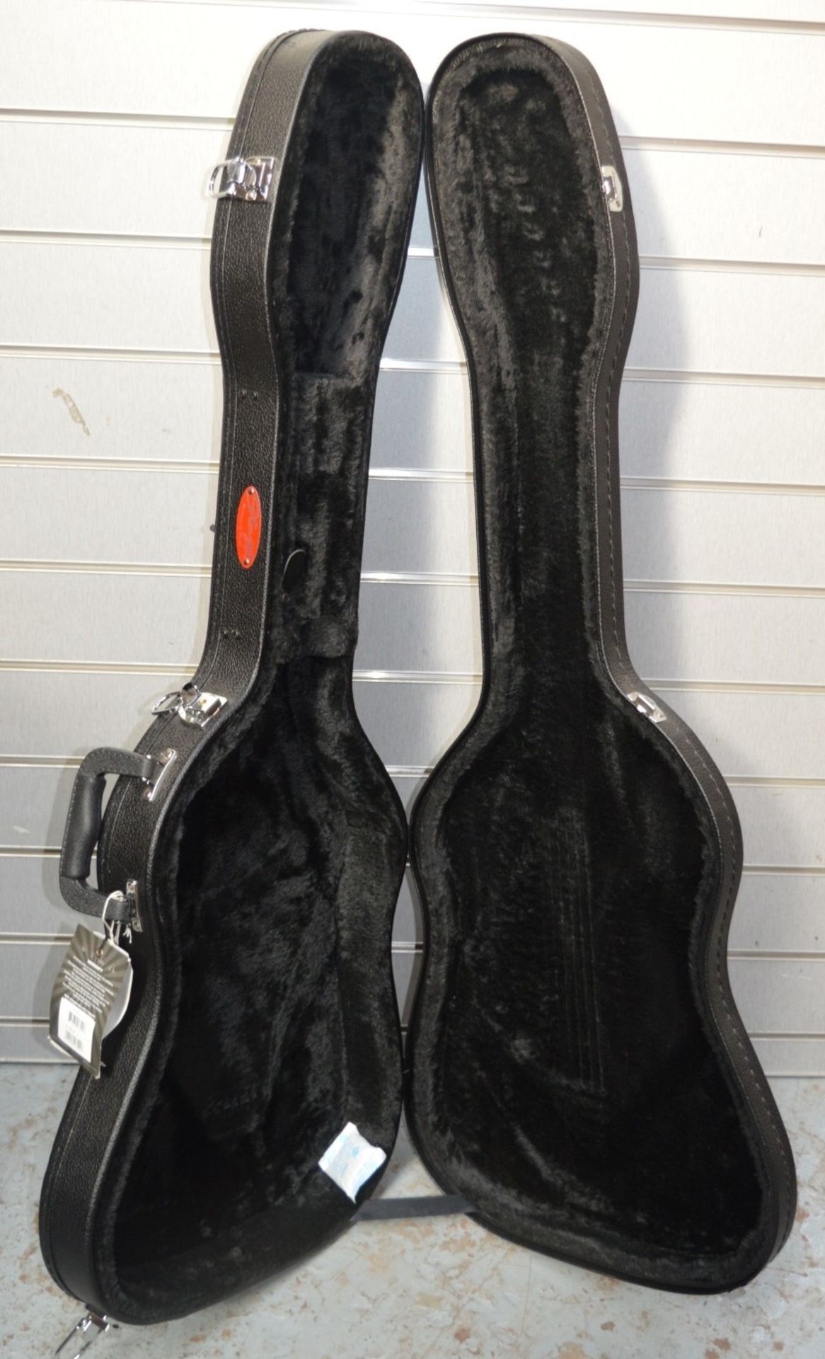 1 x Stagg Basic Electric Hardshell Shaped Guitar Case - CL020 - Ref Pro97 - Location: Altrincham - Image 8 of 8