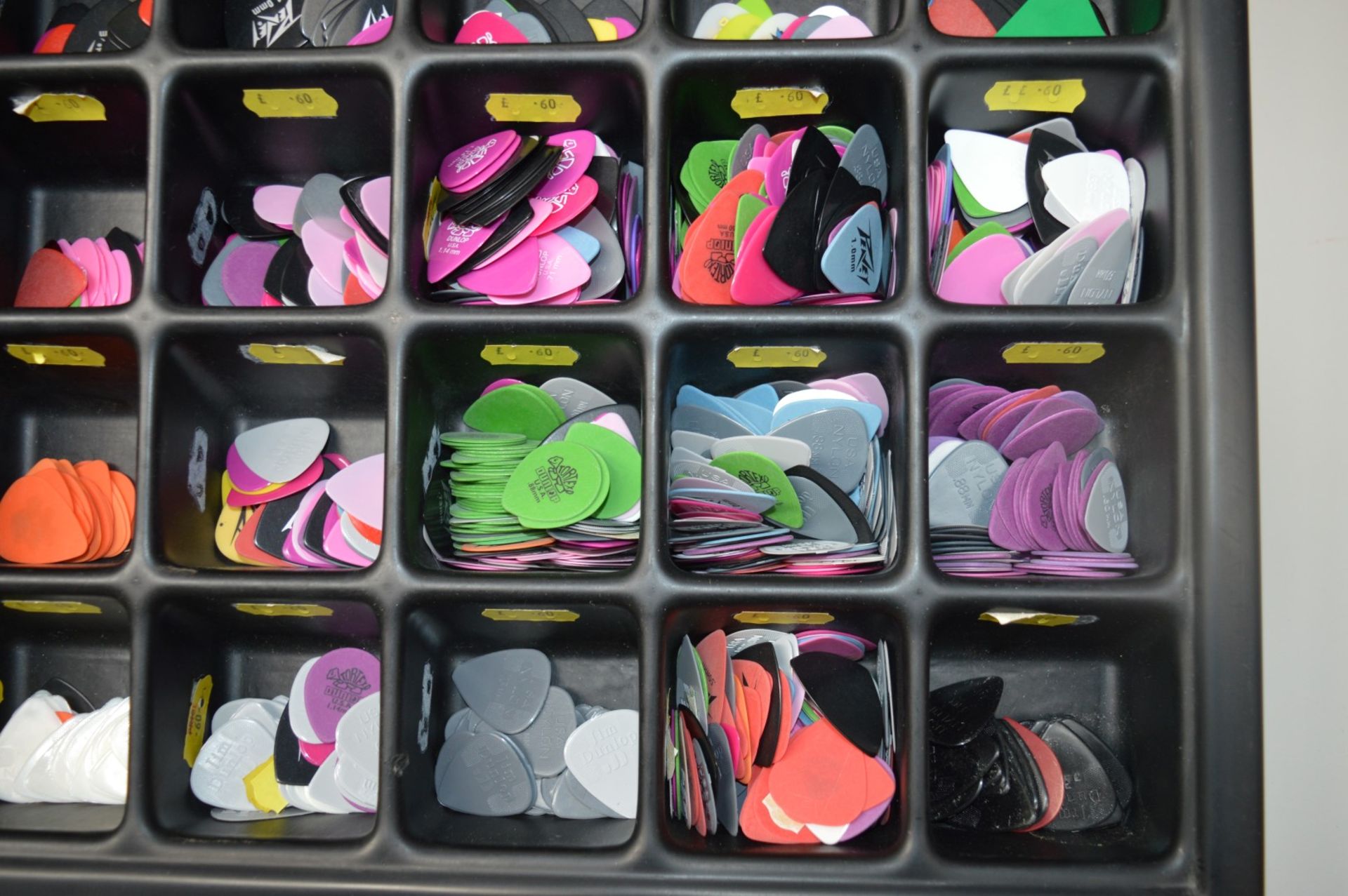 1 x Jim Dunlop USA Guitar Pick Retail Display Case - Features 30 Bins Full of Various Guitar Picks - - Image 7 of 11