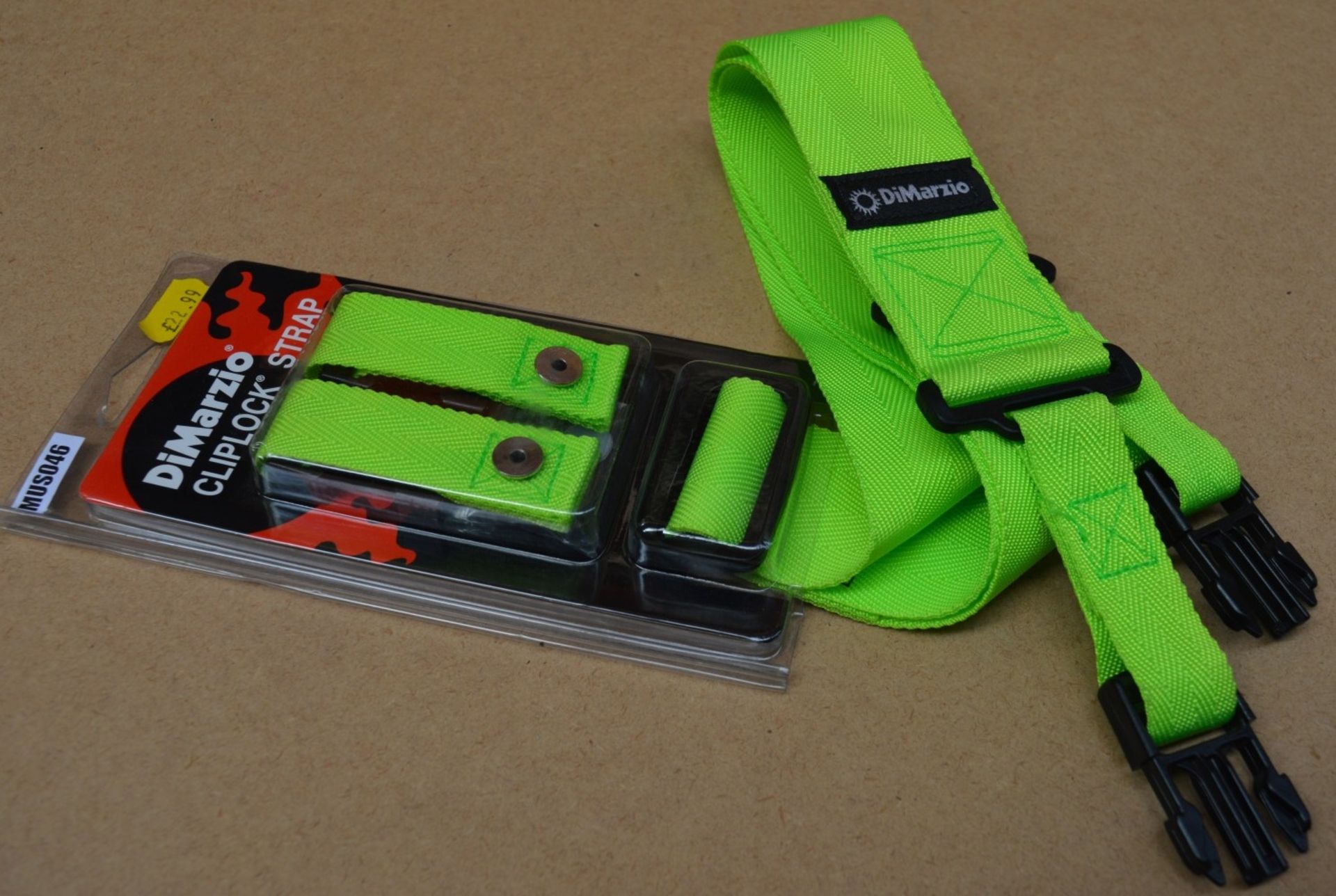 1 x DiMarzio Cliplock Guitar Strap in Neon Grean - Product Code DD2200GN - Premium Guitar Strap - Image 2 of 5