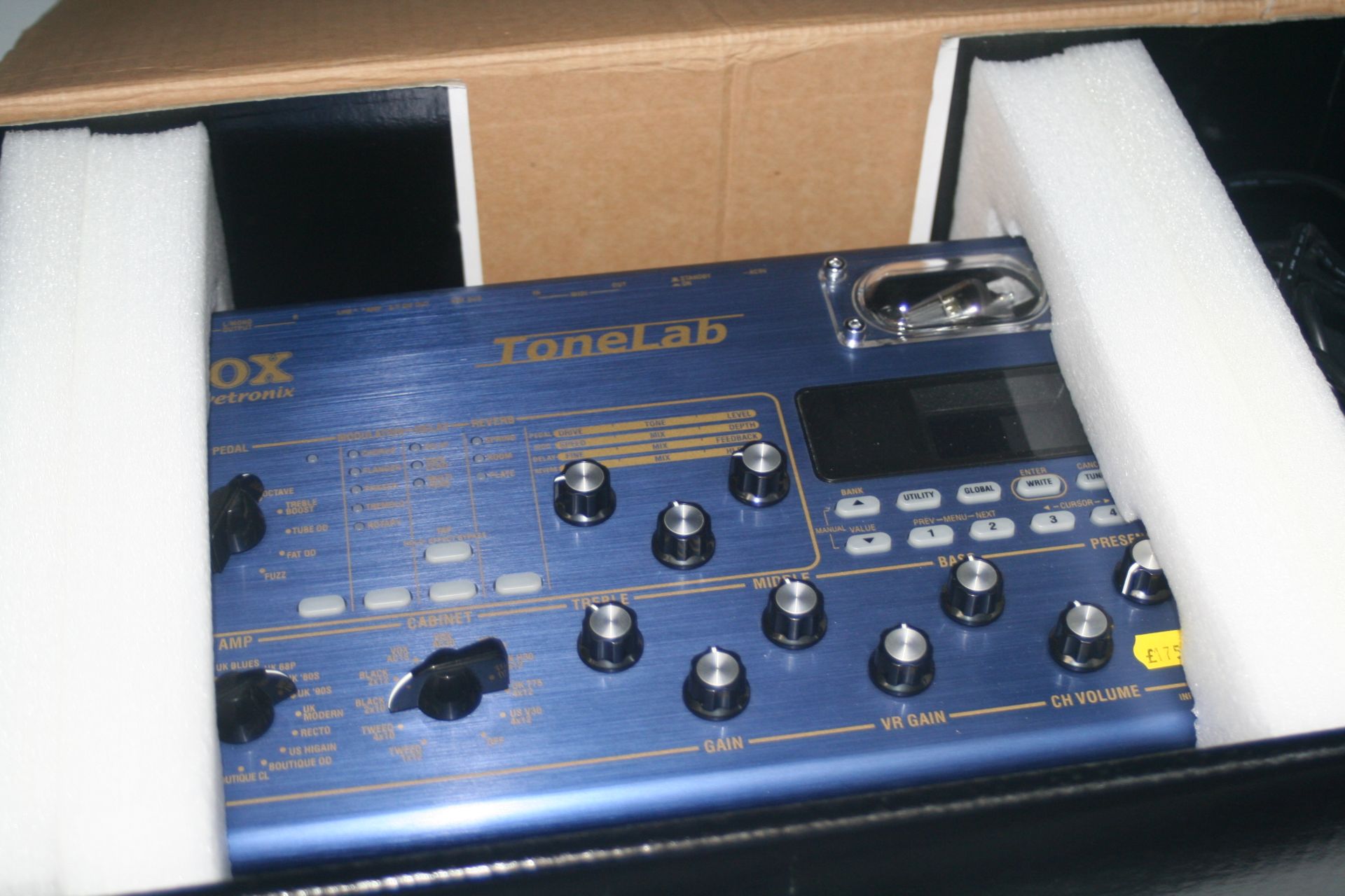 1 x Vox Valvetronix Tone Lab Guitar Amp Modelling Effects Unit – Ex Display Model – Boxed – Comes - Image 2 of 15