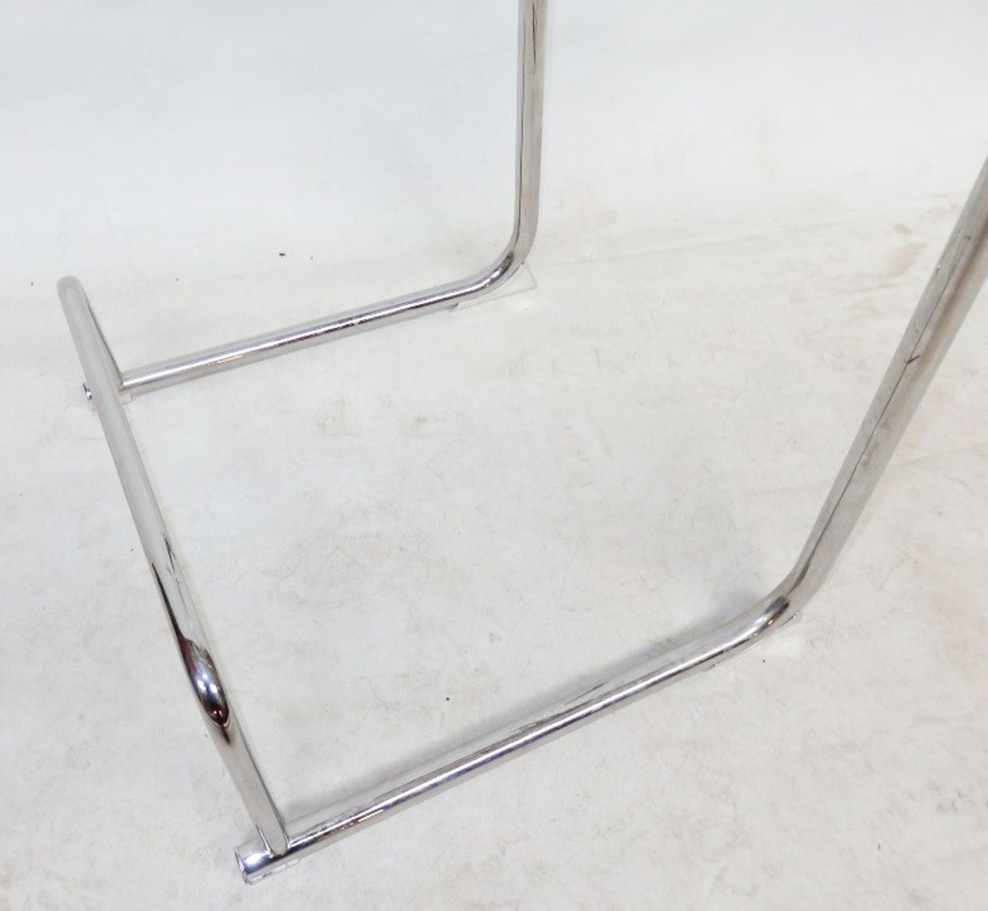 1 x Modern Designer Chair - Features A Sturdy Metal Tube Frame and Clear Perspex Seat - - Image 2 of 3