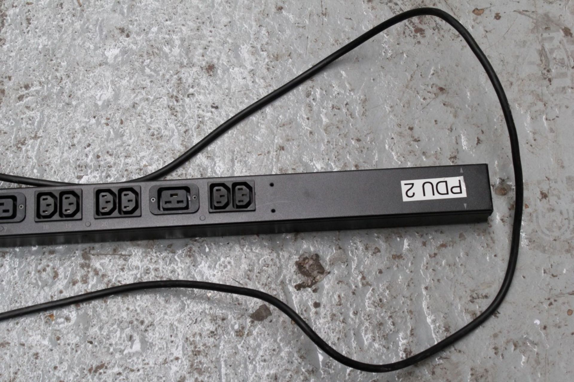 1 x APC Metered Rack PDU - Model AP7852 - 230V 16A - Features 24 Output Connectors - CL106 - Removed - Image 2 of 4
