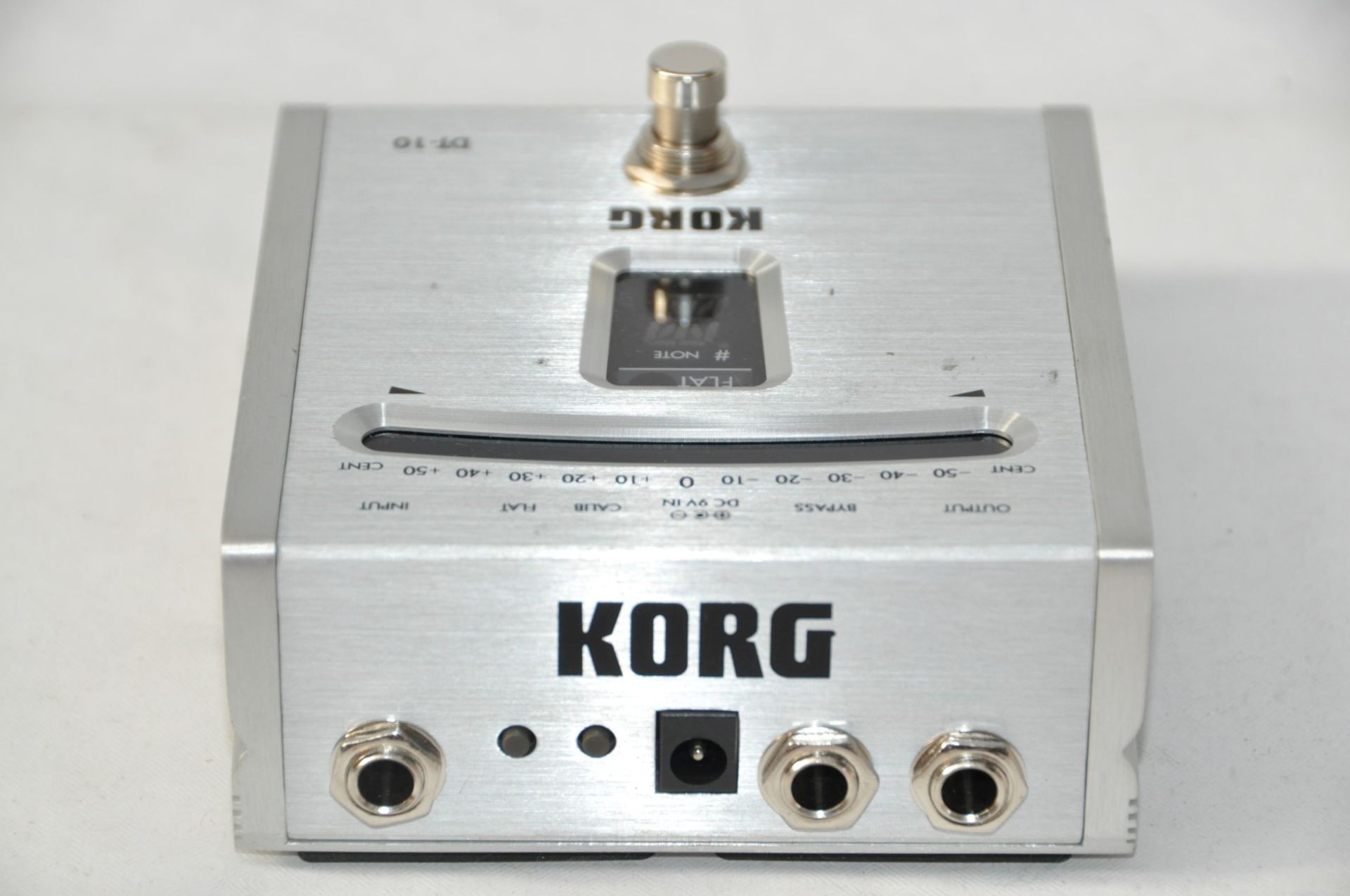 1 x Korg DT-10 Digital Chromatic Tuner - For Guitars and Bass Guitars - Model DT-10 - CL020 - Ref - Image 2 of 3