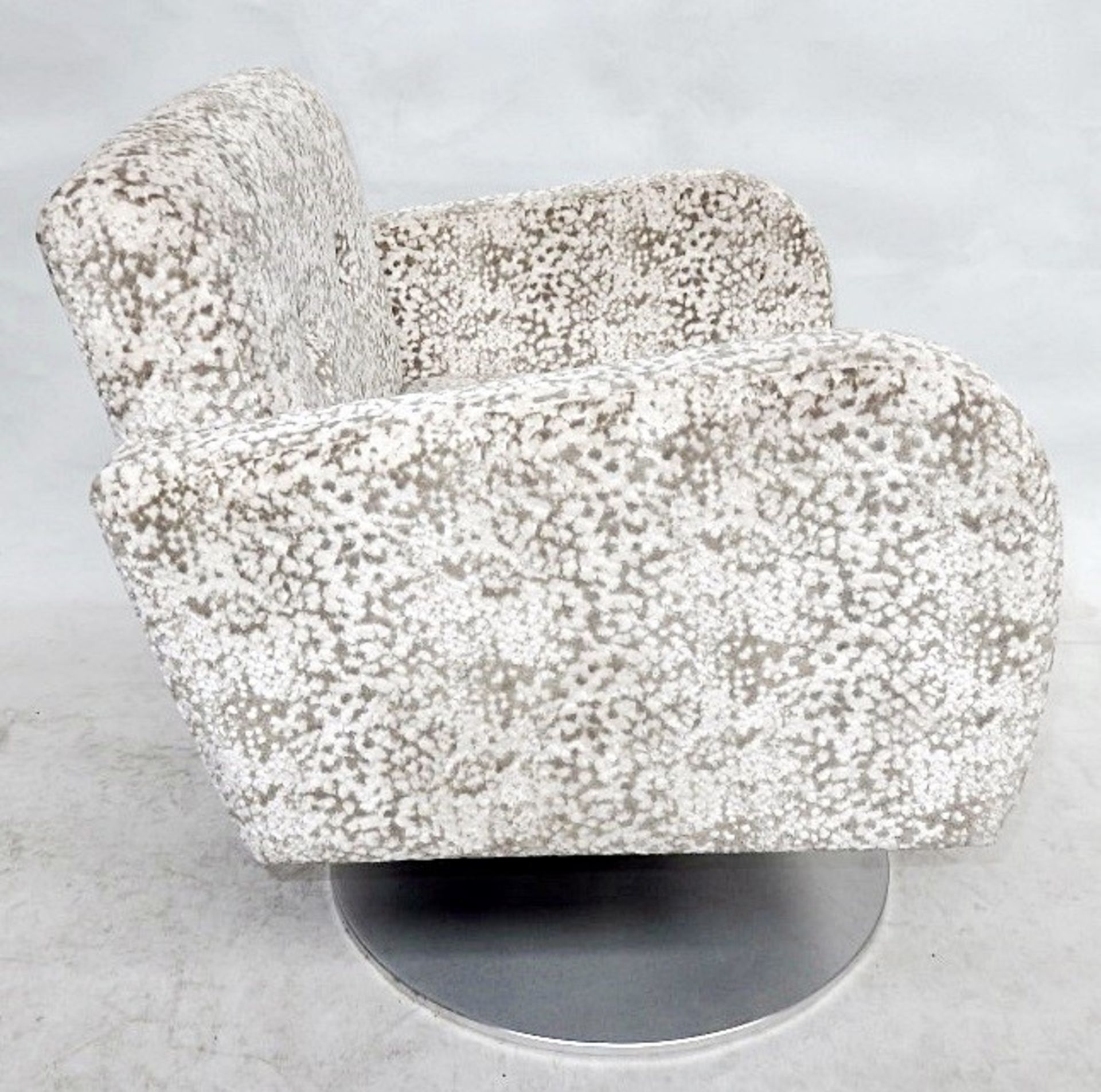 1 x Small Bespoke Swivel Chair - Upholstered In A Rich Mottled Chenille - Dimensions: W x H x D cm - - Image 2 of 5