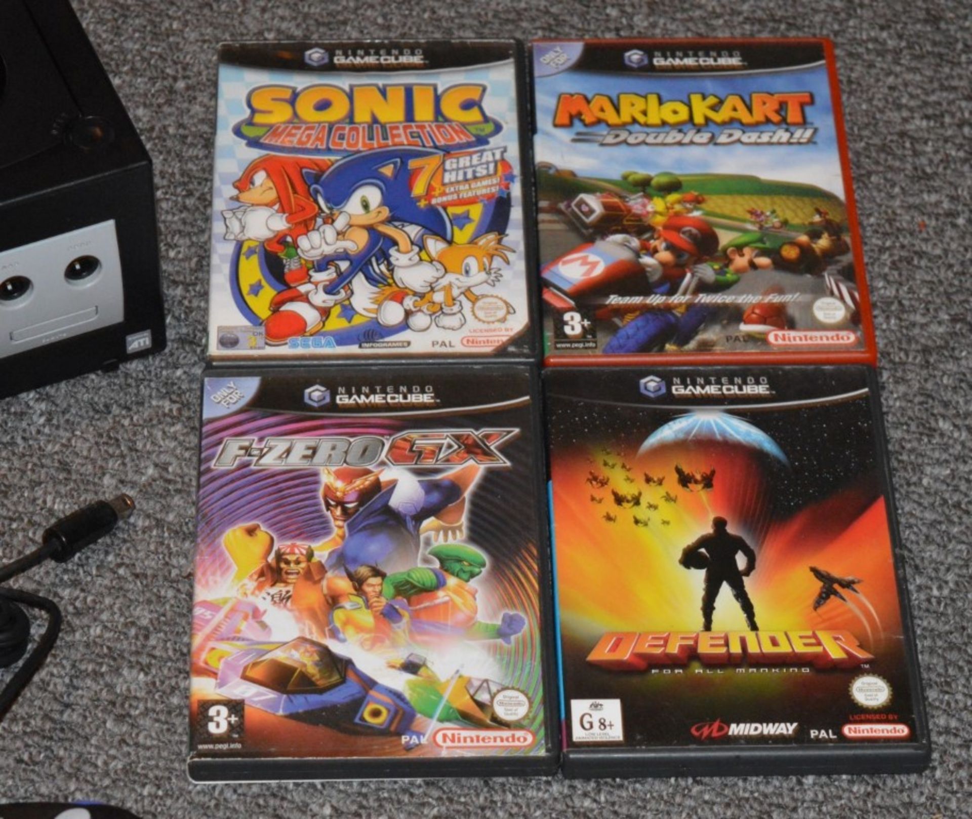 1 x Nintendo Gamecube Games Console With 2 Controllers, Power Adaptor, AV Lead, Instructions and 4 - Image 4 of 4