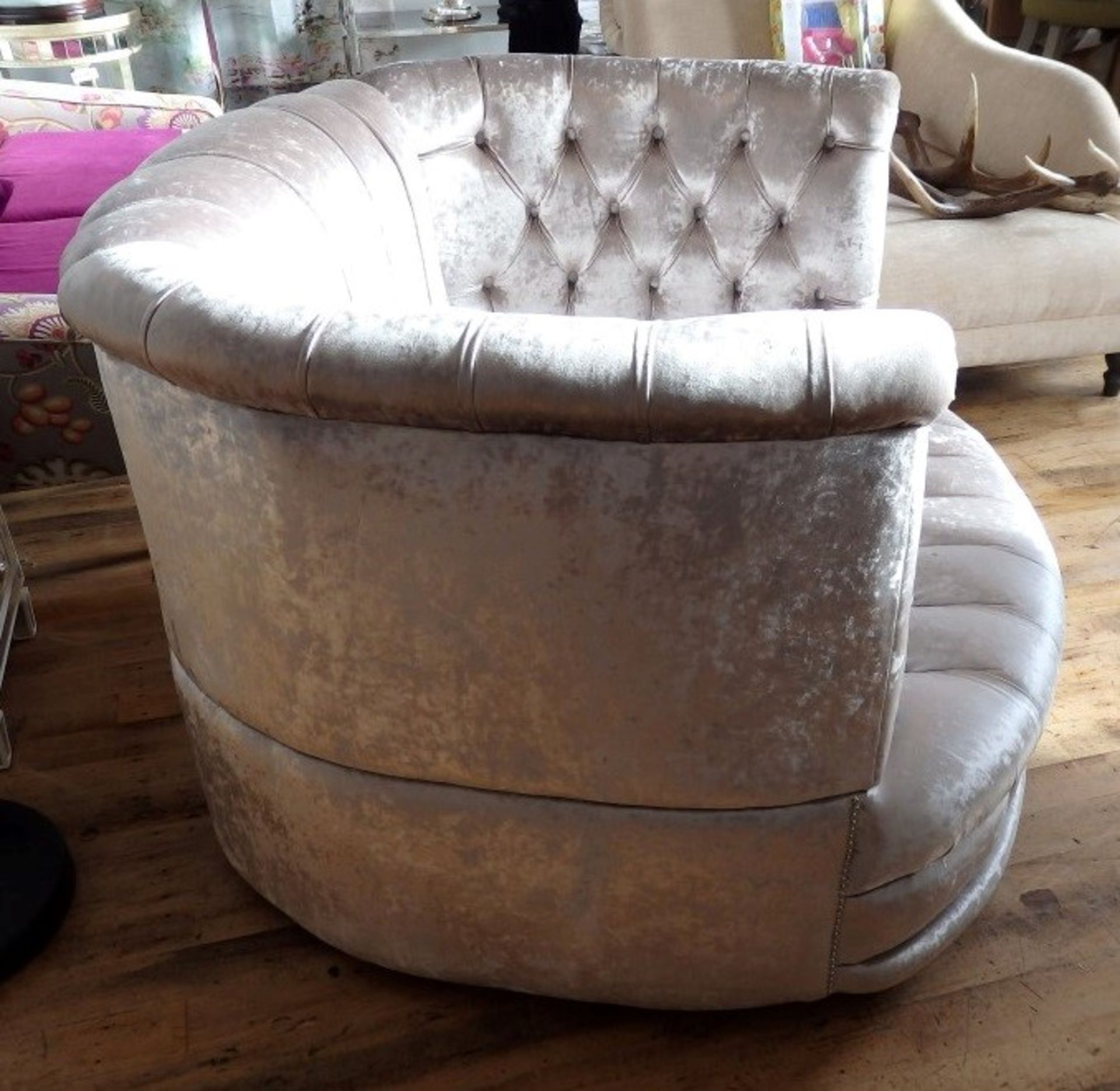 1 x Beautiful Bespoke Oversized Horseshoe Armchair / Sofa - Expertly Built & Upholstered By - Image 5 of 5