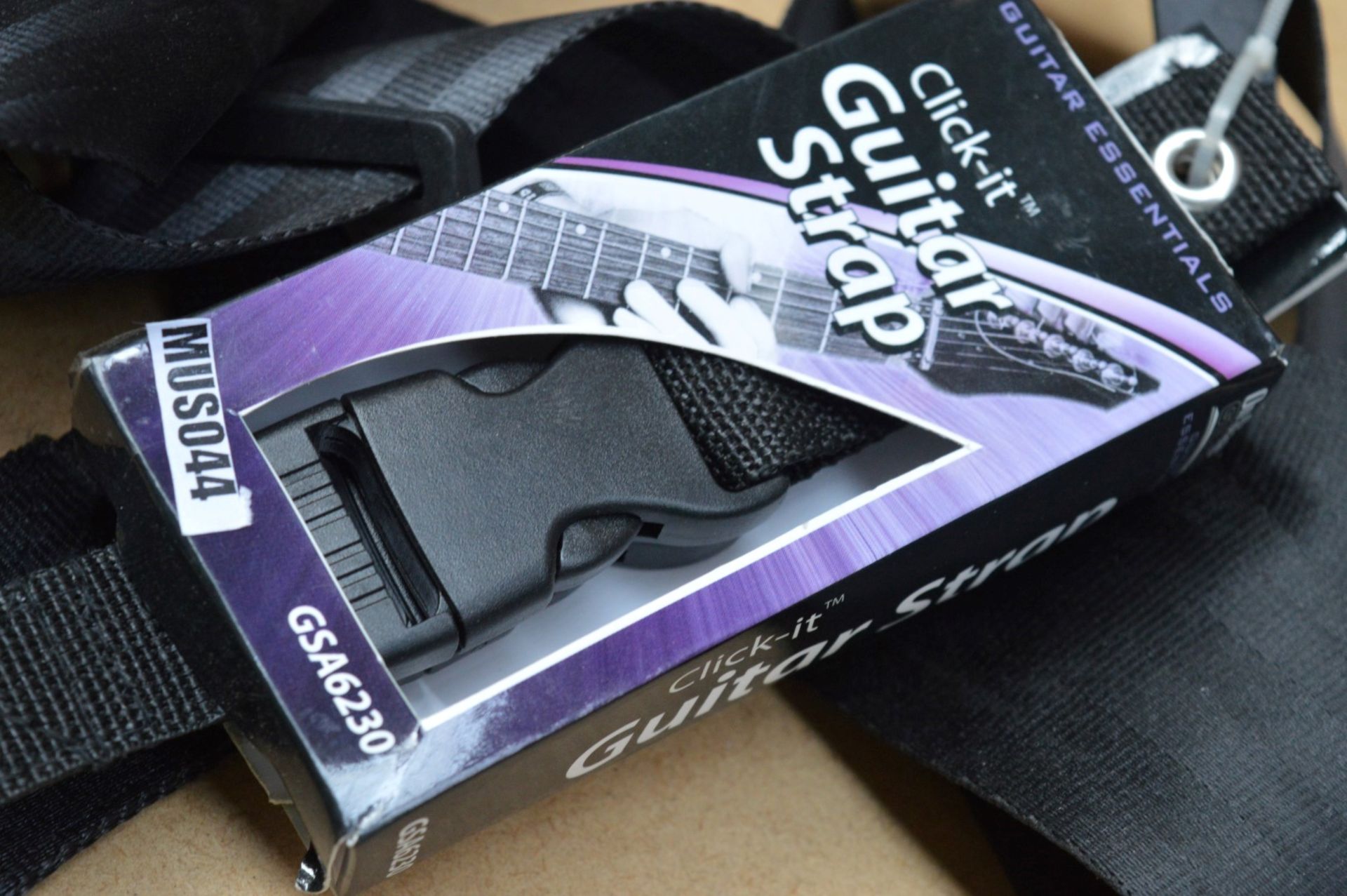 2 x On Stage Click It Guitar / Bass Straps - Product GSA6230 - CL020 - Ref Mus044 - New and Unused - Image 2 of 4