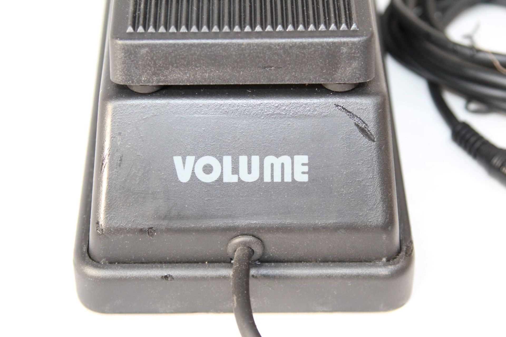 1 x VP3 Stereo Volume Control Pedal - Suitable For Use With Roland Keyboards - Unused Stock - Image 2 of 2