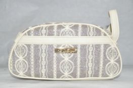 1 x "AB Collezioni" Italian Luxury Cosmetic Travel Bag (AB0100B) - LT186 - CL048 - Location: