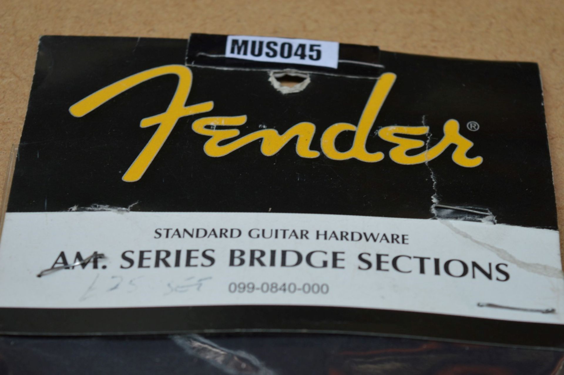 1 x Genuine Fender AM Series Bridge Sections - Part No 099-0840-000 - CL020 - Made in the USA - - Image 2 of 4