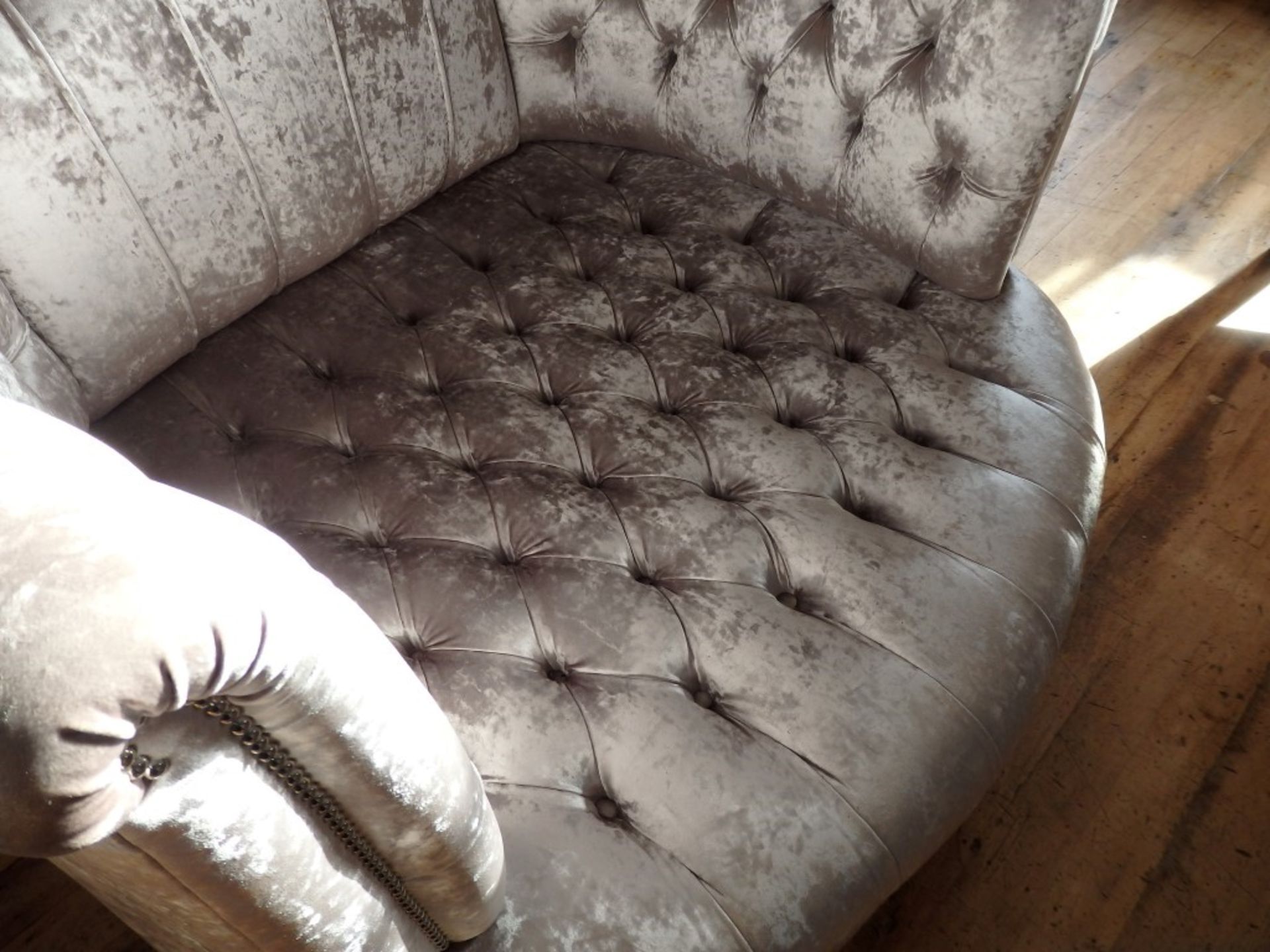 1 x Beautiful Bespoke Oversized Horseshoe Armchair / Sofa - Expertly Built & Upholstered By - Image 3 of 5