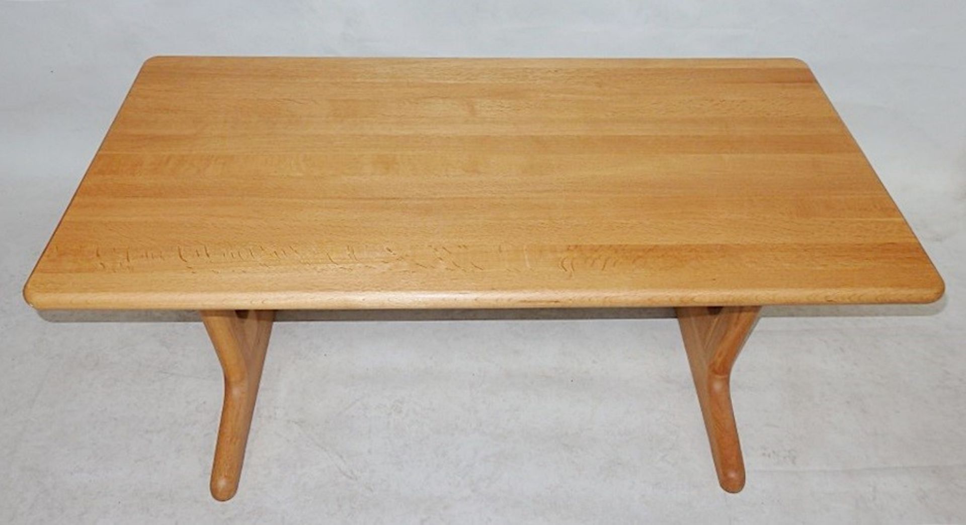 1 x Wooden Table With a Modern Curved Design - Dimensions: W120 x H52 x D60cm - Ref: DB037 - CL122 - - Image 5 of 6