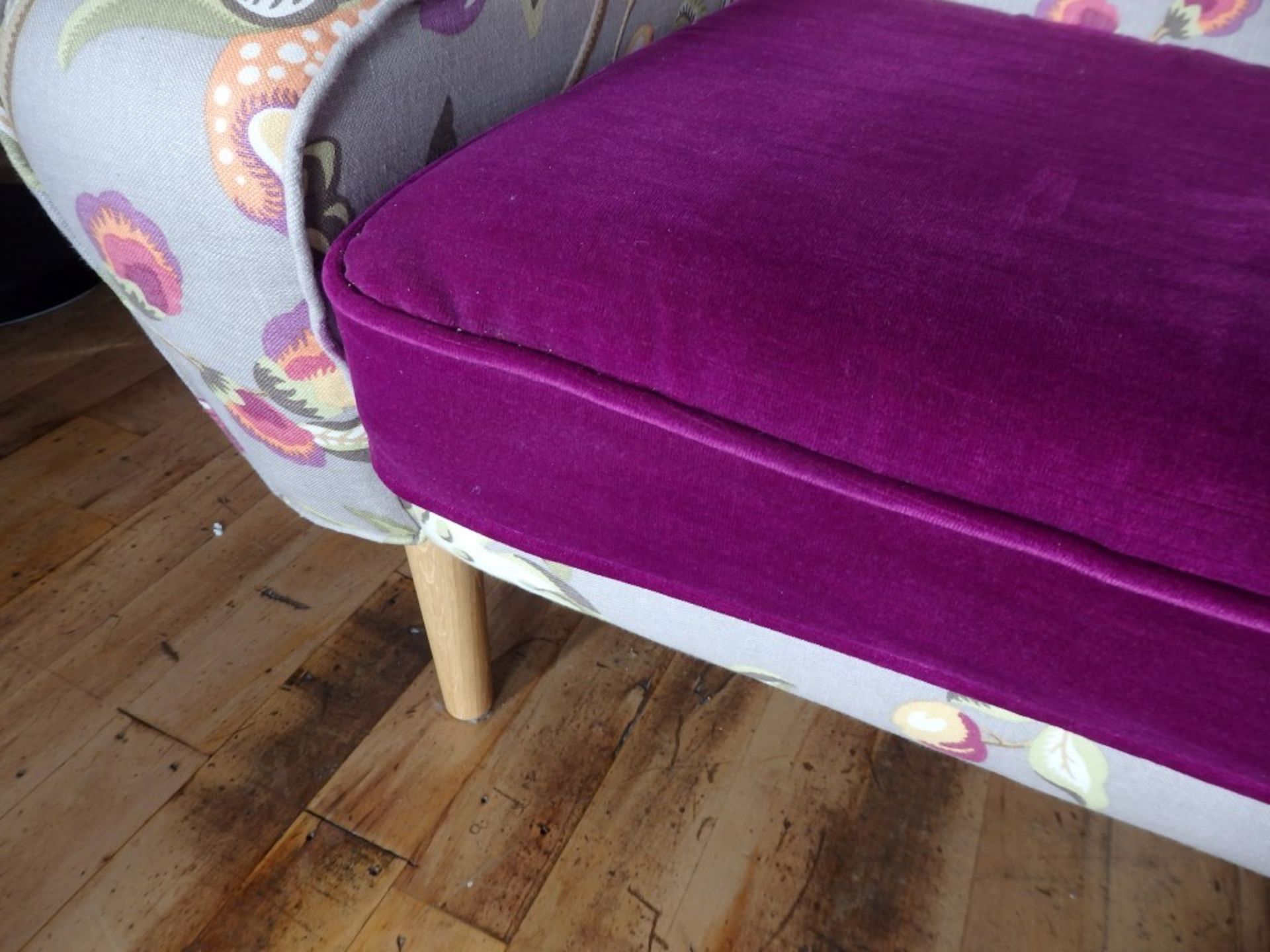 1 x Bespoke Handcrafted Sofa - British Made - Dimensions: L195 x H80 x D80cm - Ref: DB024 - - Image 3 of 5