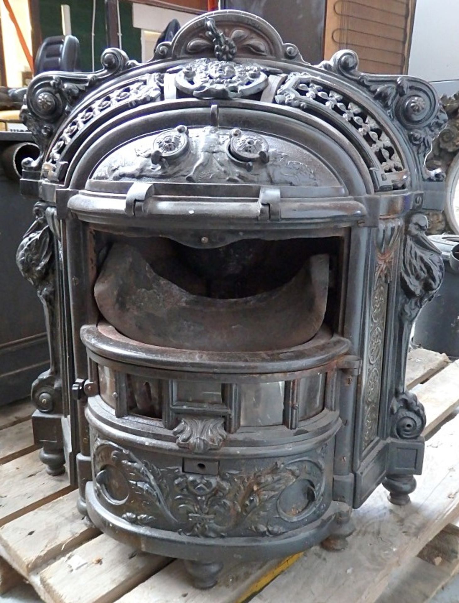 1 x Reclaimed Antique Ornate Cast Iron Fireplace - Dimensions: H65 x W60 x D30cm - Ref VI001 - CL150