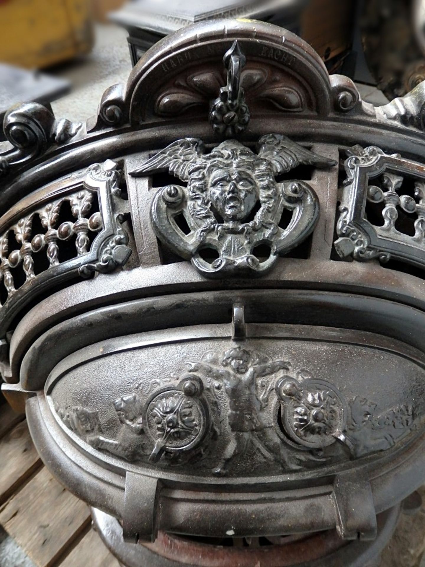 1 x Reclaimed Antique Ornate Cast Iron Fireplace - Dimensions: H65 x W60 x D30cm - Ref VI001 - CL150 - Image 4 of 12