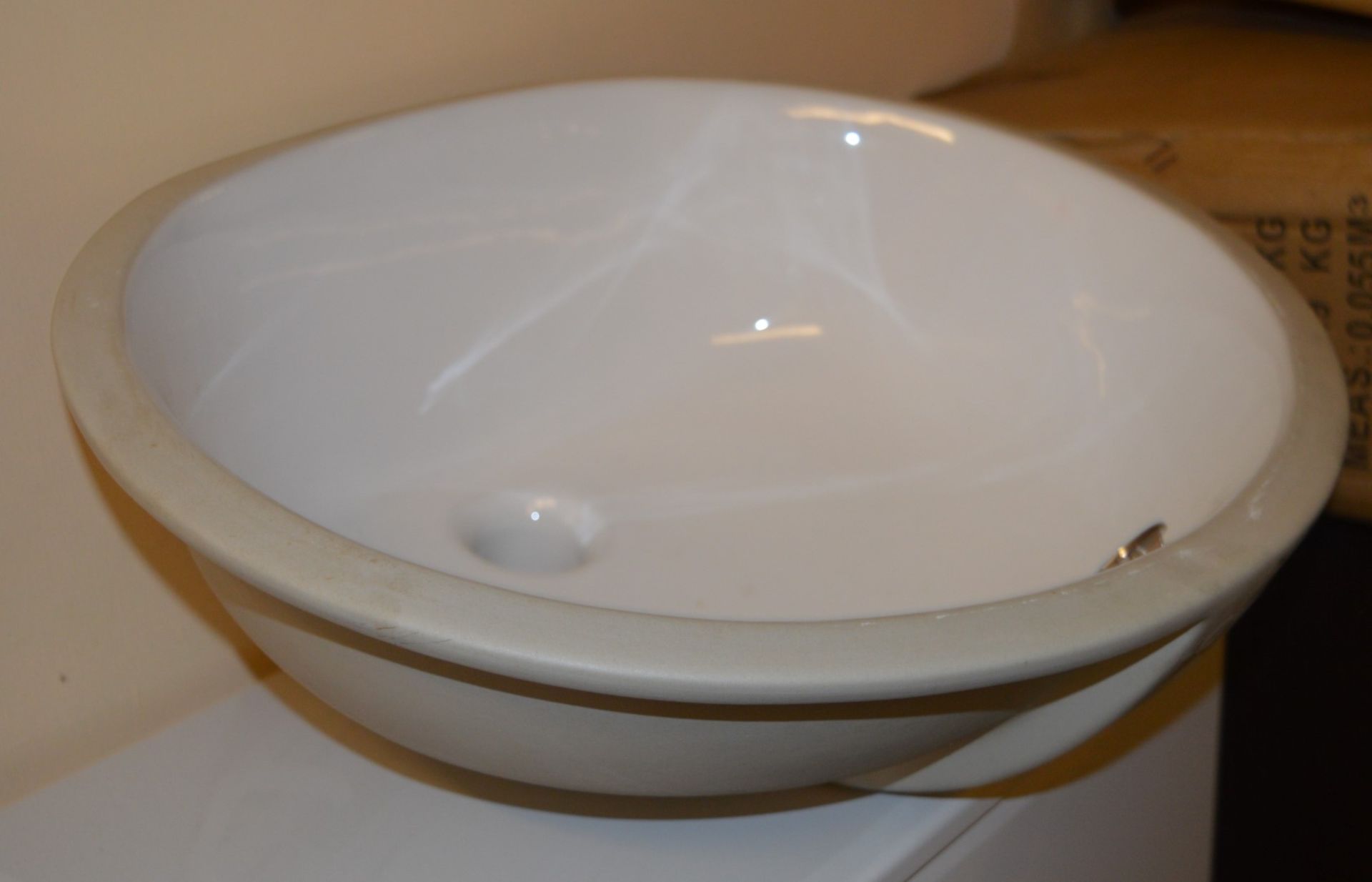 1 x Vogue Bathrooms TIDY Inset 550mm Single Tap Hole Sink Basin - High Quality White Ceramic - Image 3 of 3