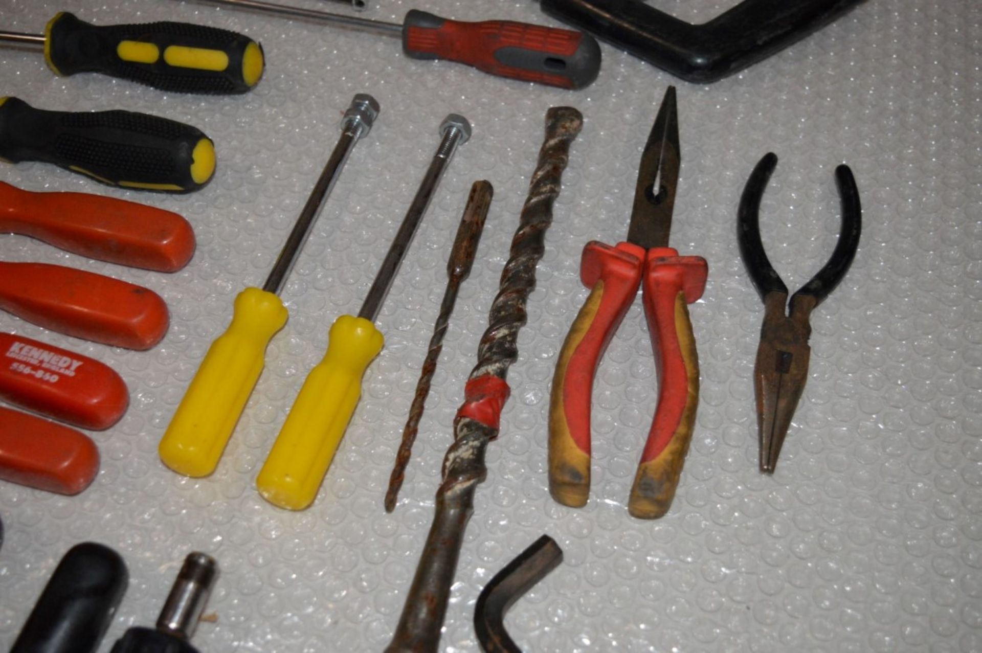 54 x Various Hand Tools Iincluding Screwdrivers, Saws, Bores, Drill Bits, Allen Keys, Hex Head Screw - Image 7 of 15
