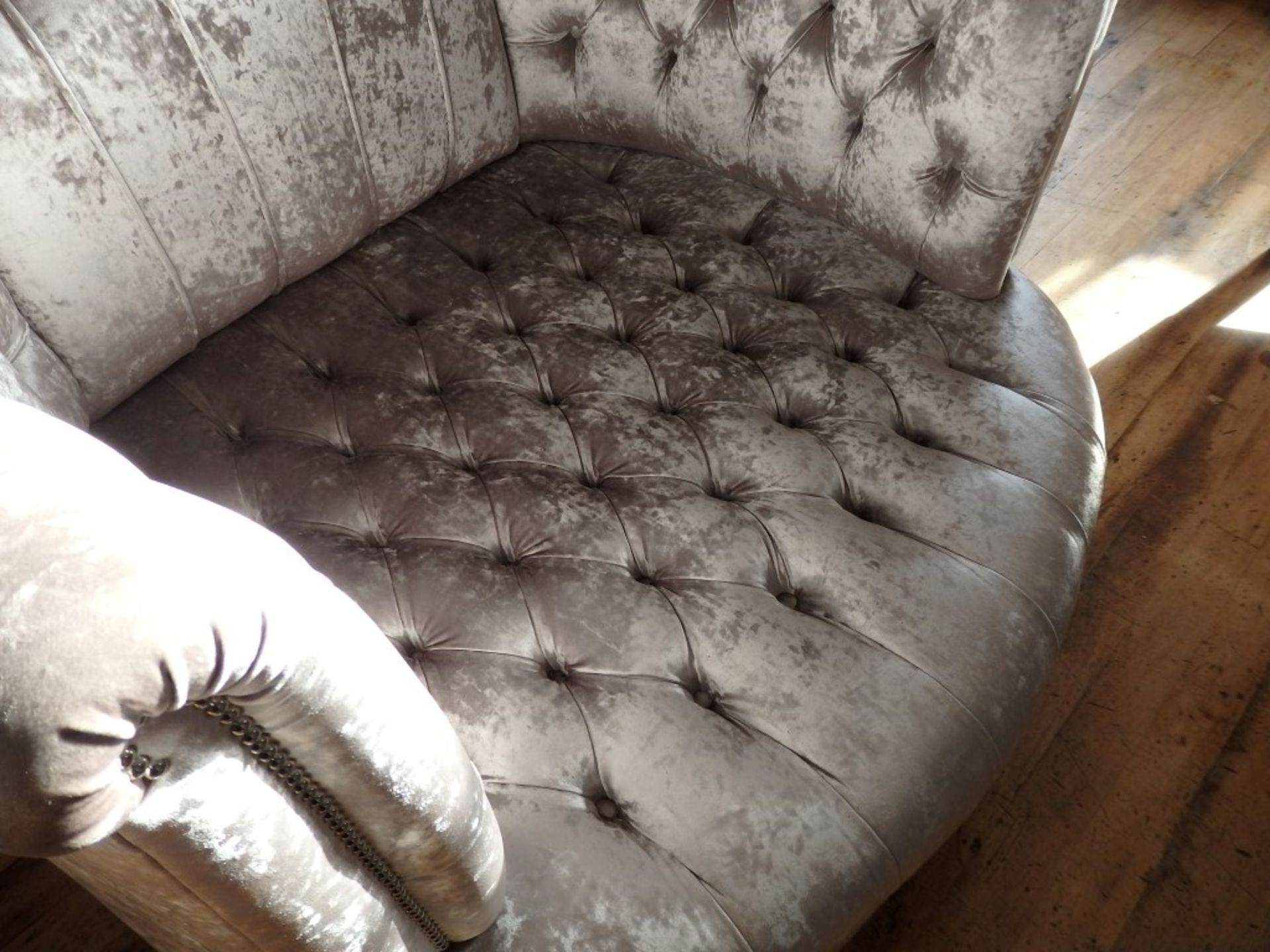 1 x Beautiful Bespoke Oversized Horseshoe Armchair / Sofa - Expertly Built & Upholstered By - Image 2 of 5