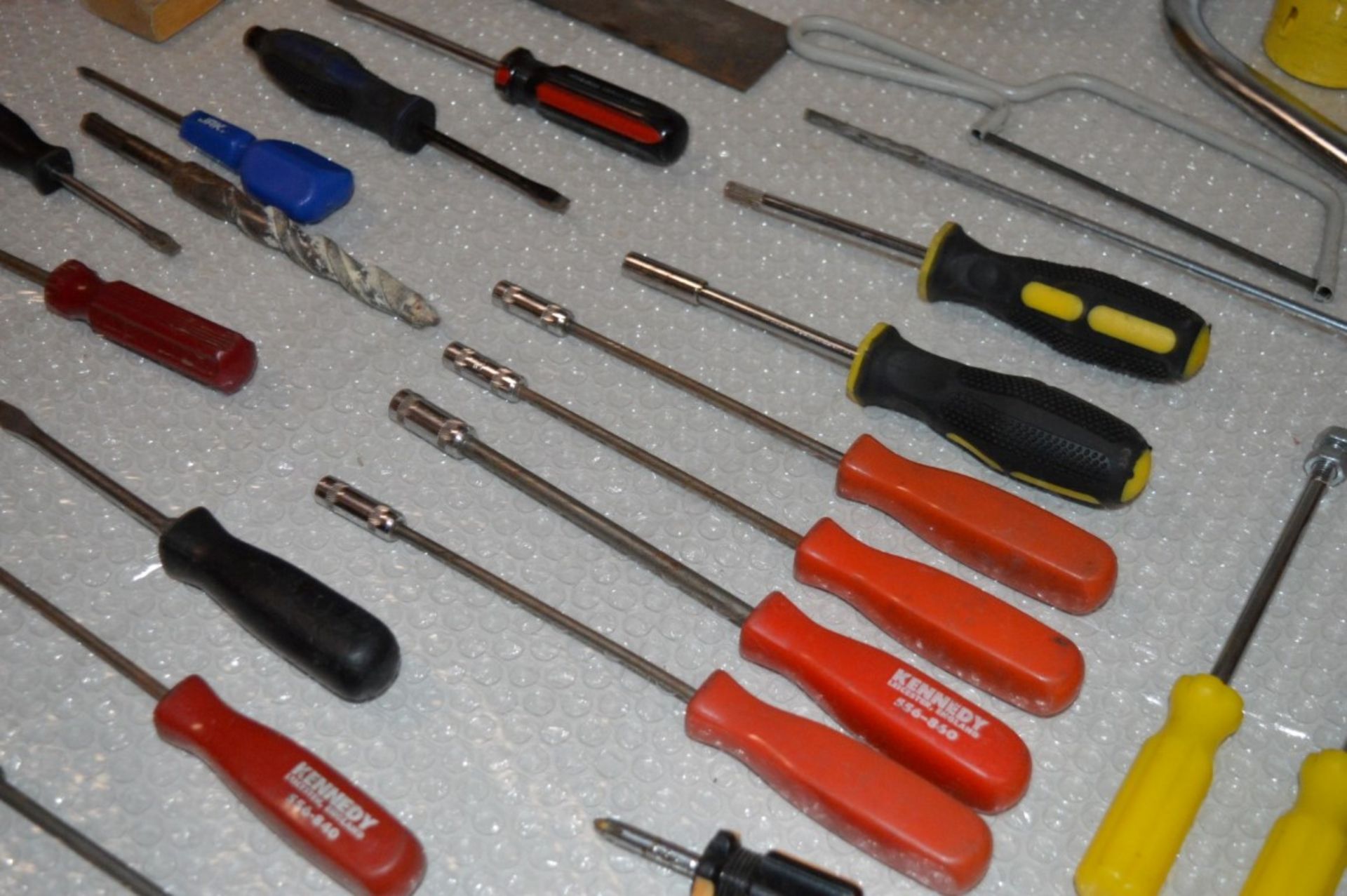 54 x Various Hand Tools Iincluding Screwdrivers, Saws, Bores, Drill Bits, Allen Keys, Hex Head Screw - Image 13 of 15
