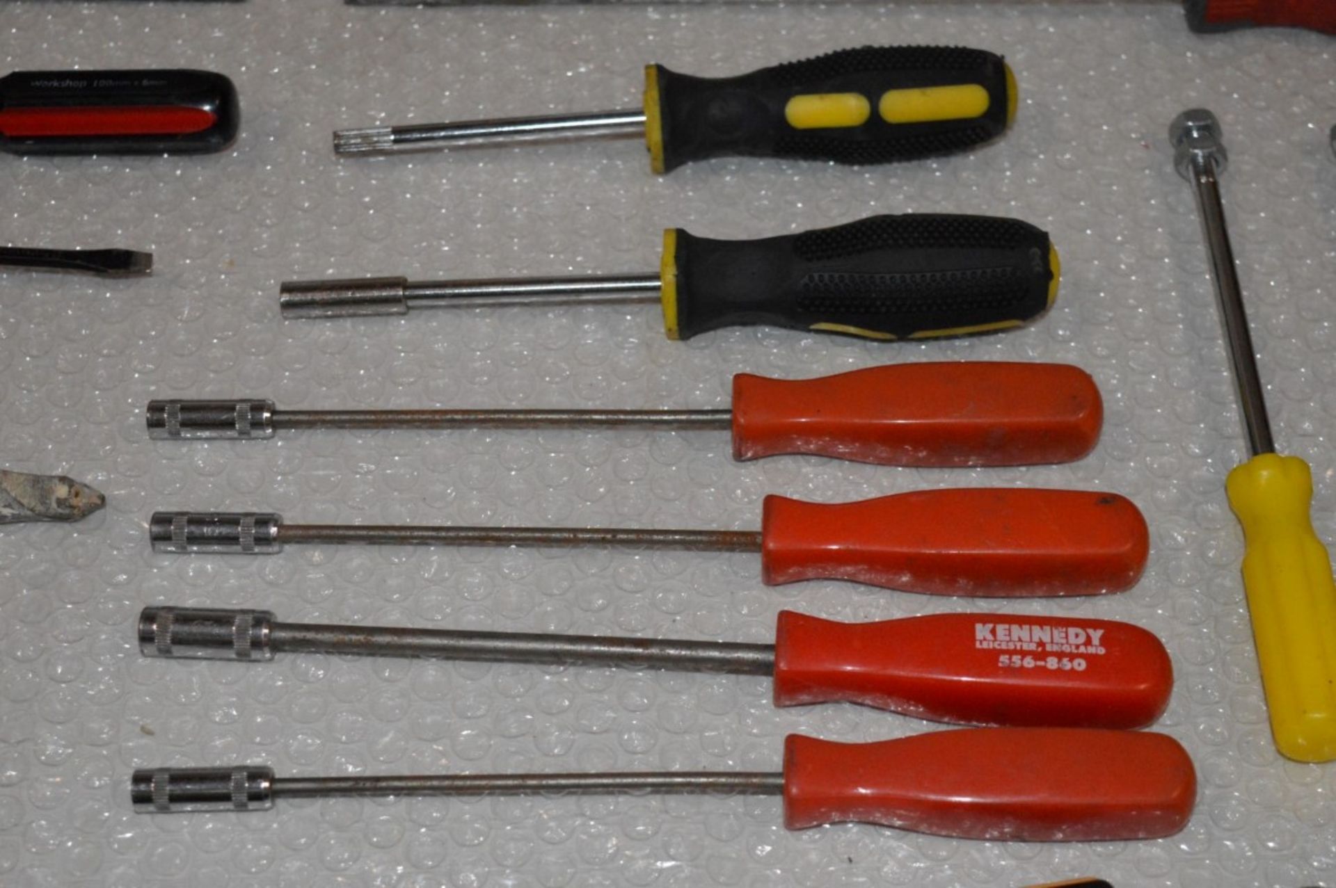 54 x Various Hand Tools Iincluding Screwdrivers, Saws, Bores, Drill Bits, Allen Keys, Hex Head Screw - Image 10 of 15