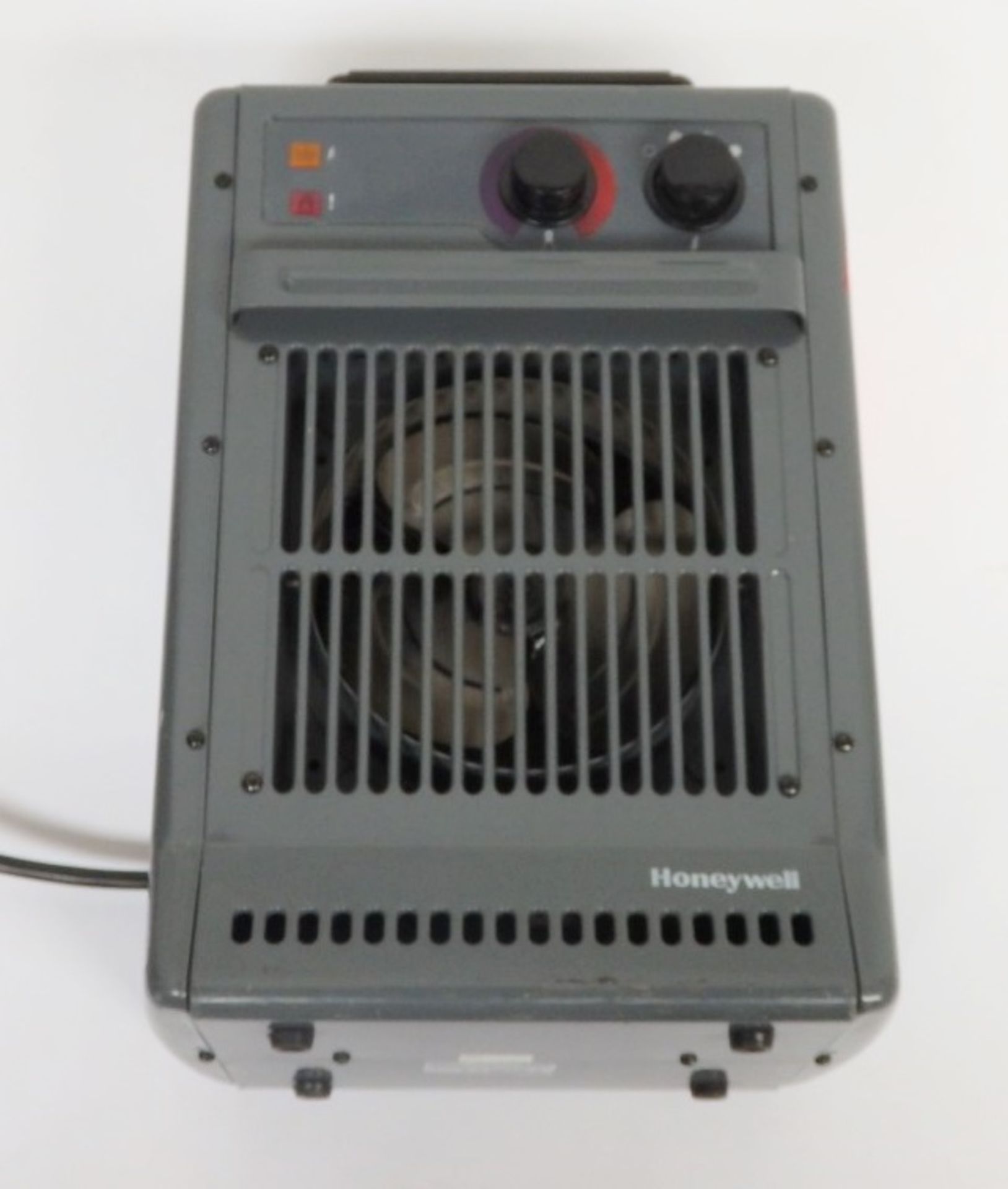 1 x Honeywell CZ-2104E Metal Fan Heater - Dimensions: 26 x 19 x 44 cm, Weight: 3.9 Kg - Recently - Image 3 of 5