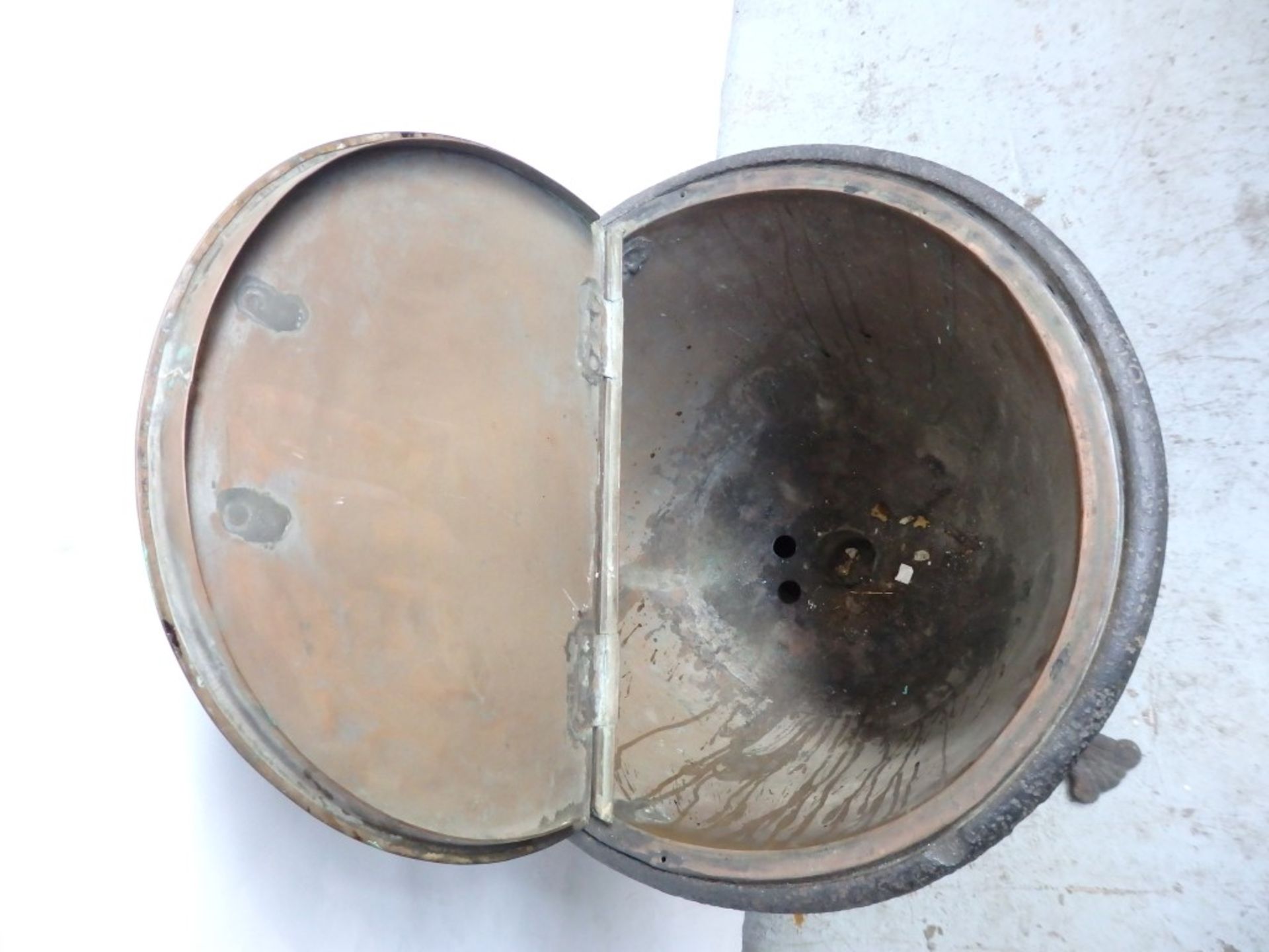 1 x Reclaimed Antique Cast Iron SAMOVAR / TEA URN - Dimensions: H70, Diameter 48cm - Ref VI004 - - Image 3 of 8