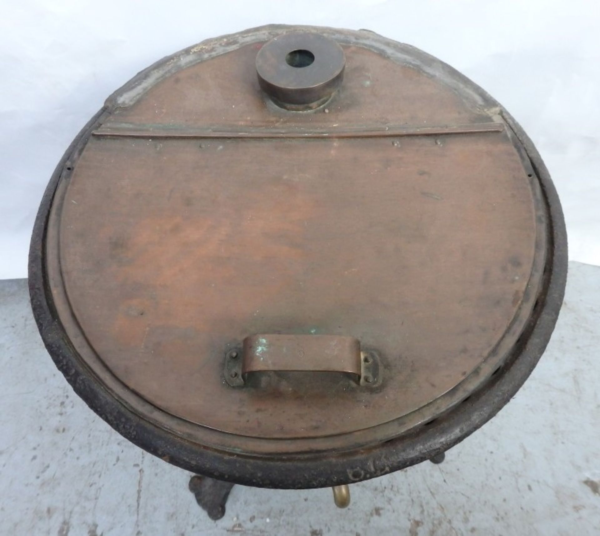1 x Reclaimed Antique Cast Iron SAMOVAR / TEA URN - Dimensions: H70, Diameter 48cm - Ref VI004 - - Image 2 of 8
