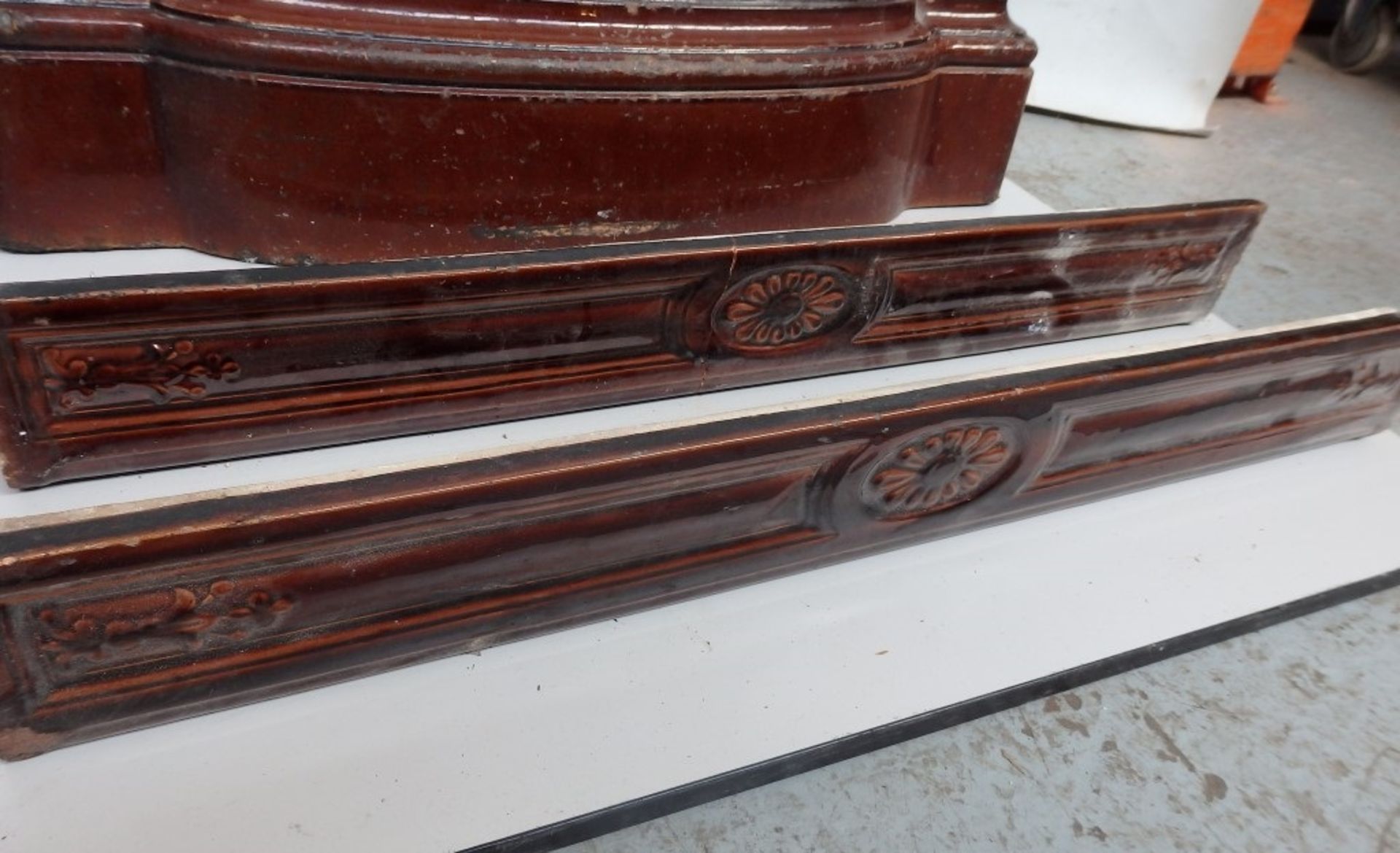 1 x Vintage Ceramic Fire Surround - 90cm Wide - Recently Removed From An Upmarket Bar - Image 5 of 8