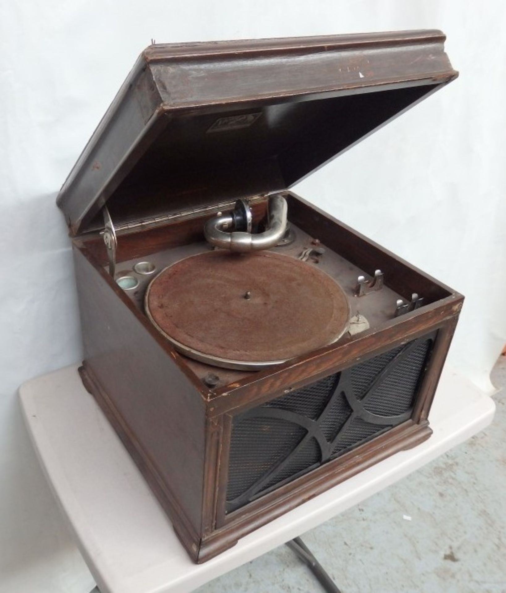 1 x Antique Victor Victrola "Talking Machine" Cabinet Gramophone (Circa 1917) - Crank Operated - - Image 5 of 6